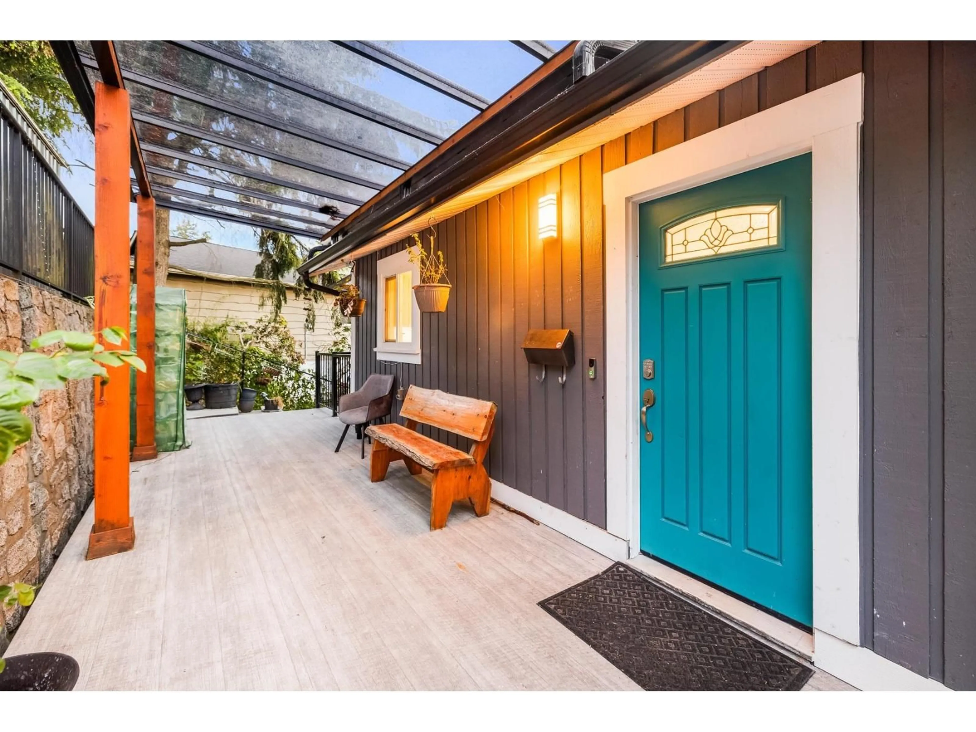 Indoor entryway for 7437 GARFIELD DRIVE, Delta British Columbia V4C6X9