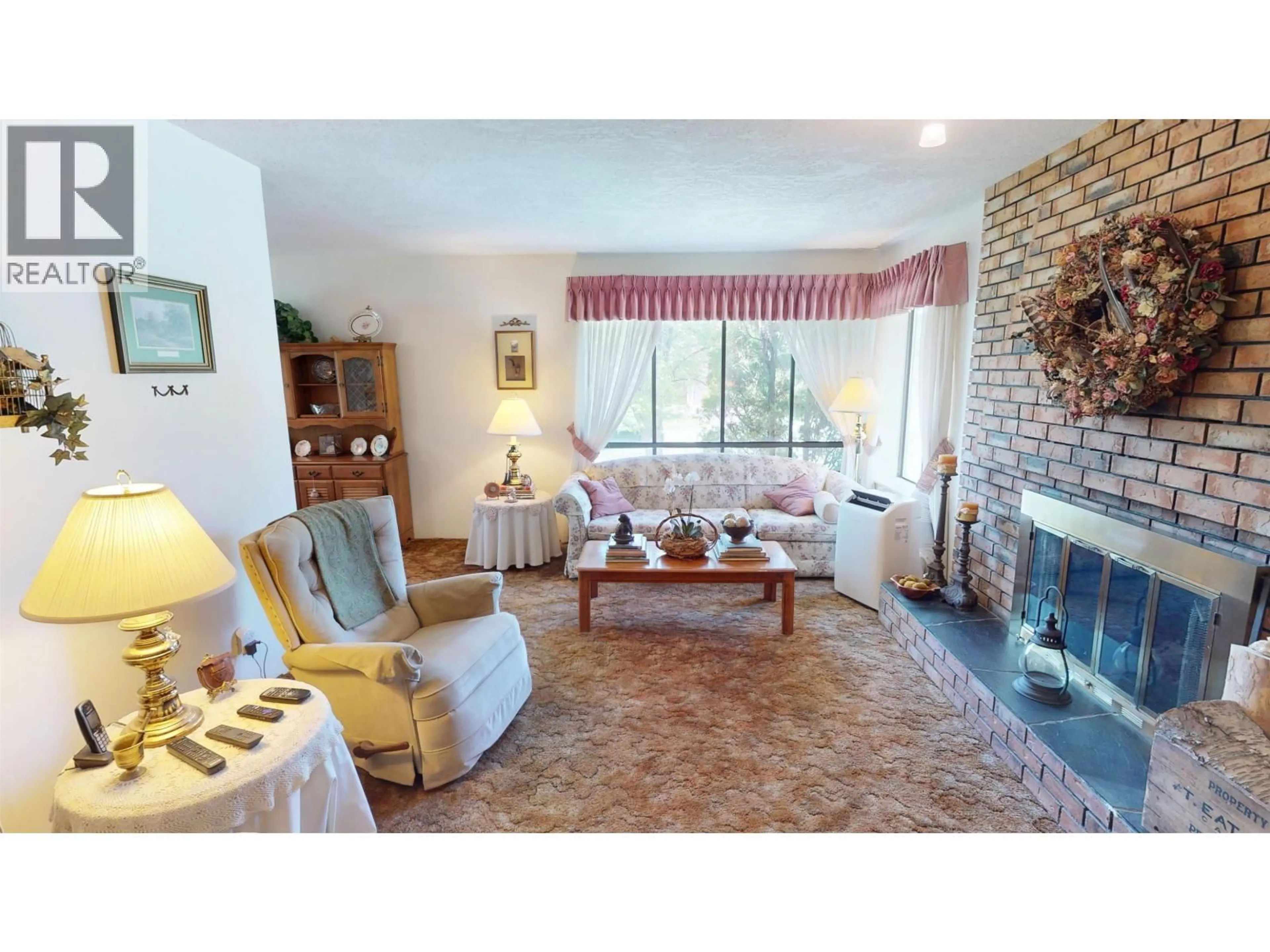 Living room with furniture, unknown for 378 THOMPSON ROAD, Quesnel British Columbia V2J5B5