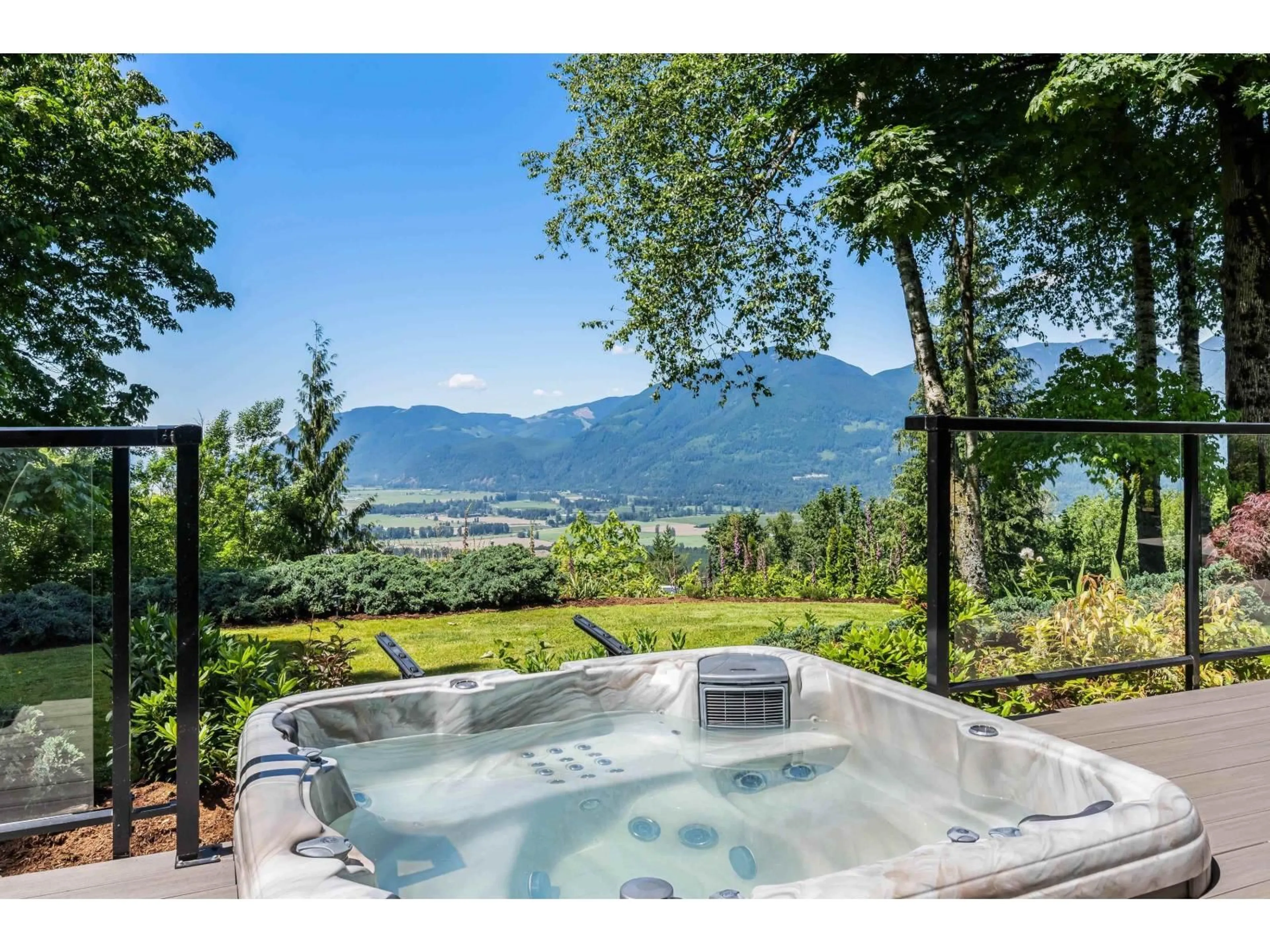 Patio, water/lake/river/ocean view for 43583 BRACKEN DRIVE, Chilliwack British Columbia V2R4A3