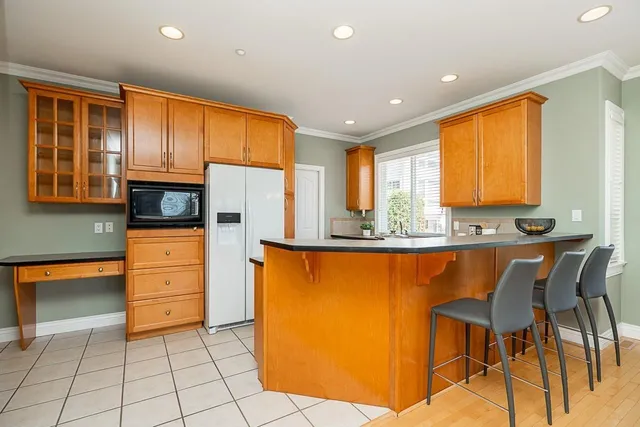 15645 PACIFIC AVENUE, White Rock 5