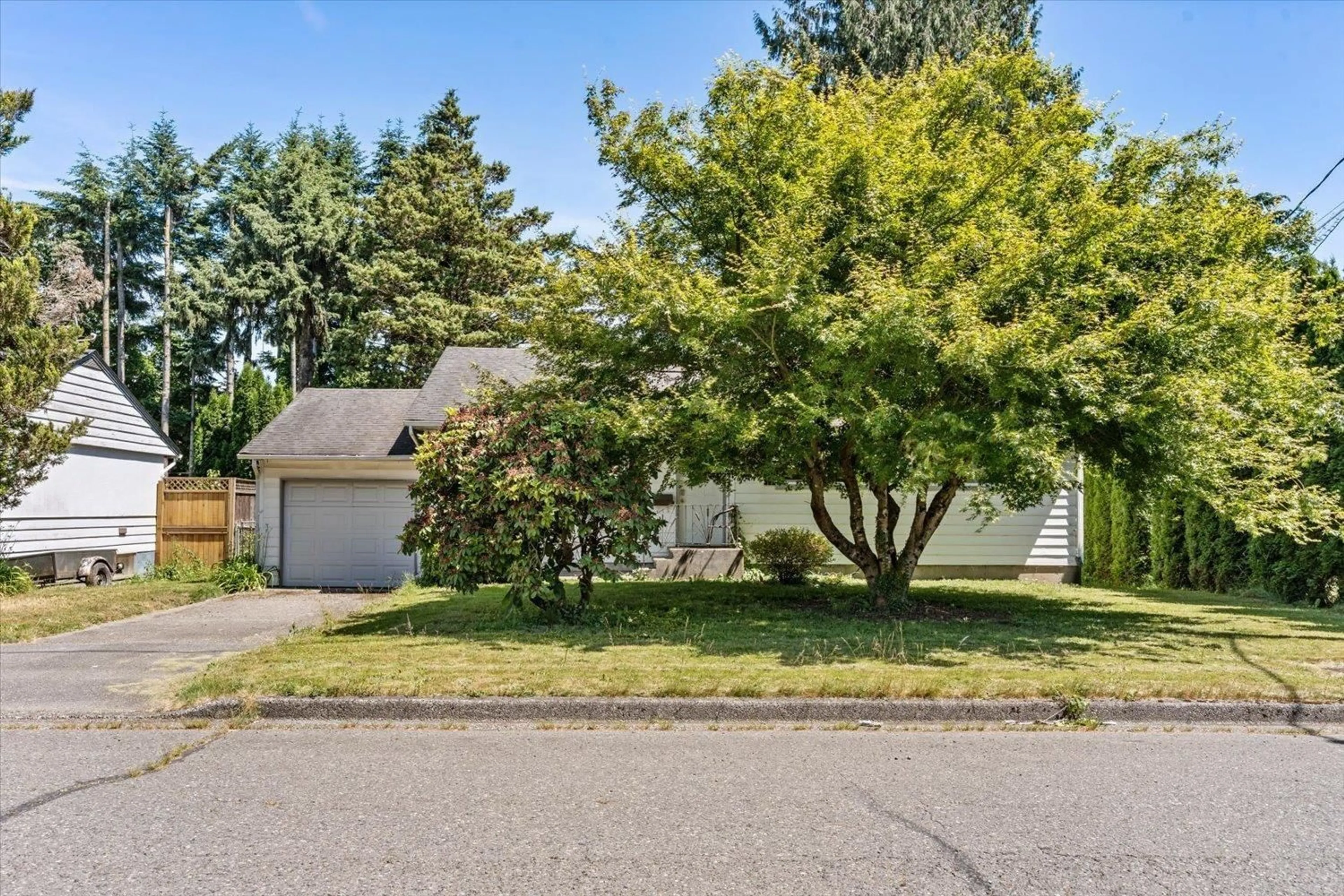 Home with vinyl exterior material, street for 9740 CARLETON STREET, Chilliwack British Columbia V2P6E3