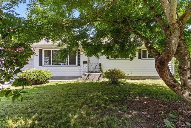 9740 CARLETON STREET, Chilliwack 3