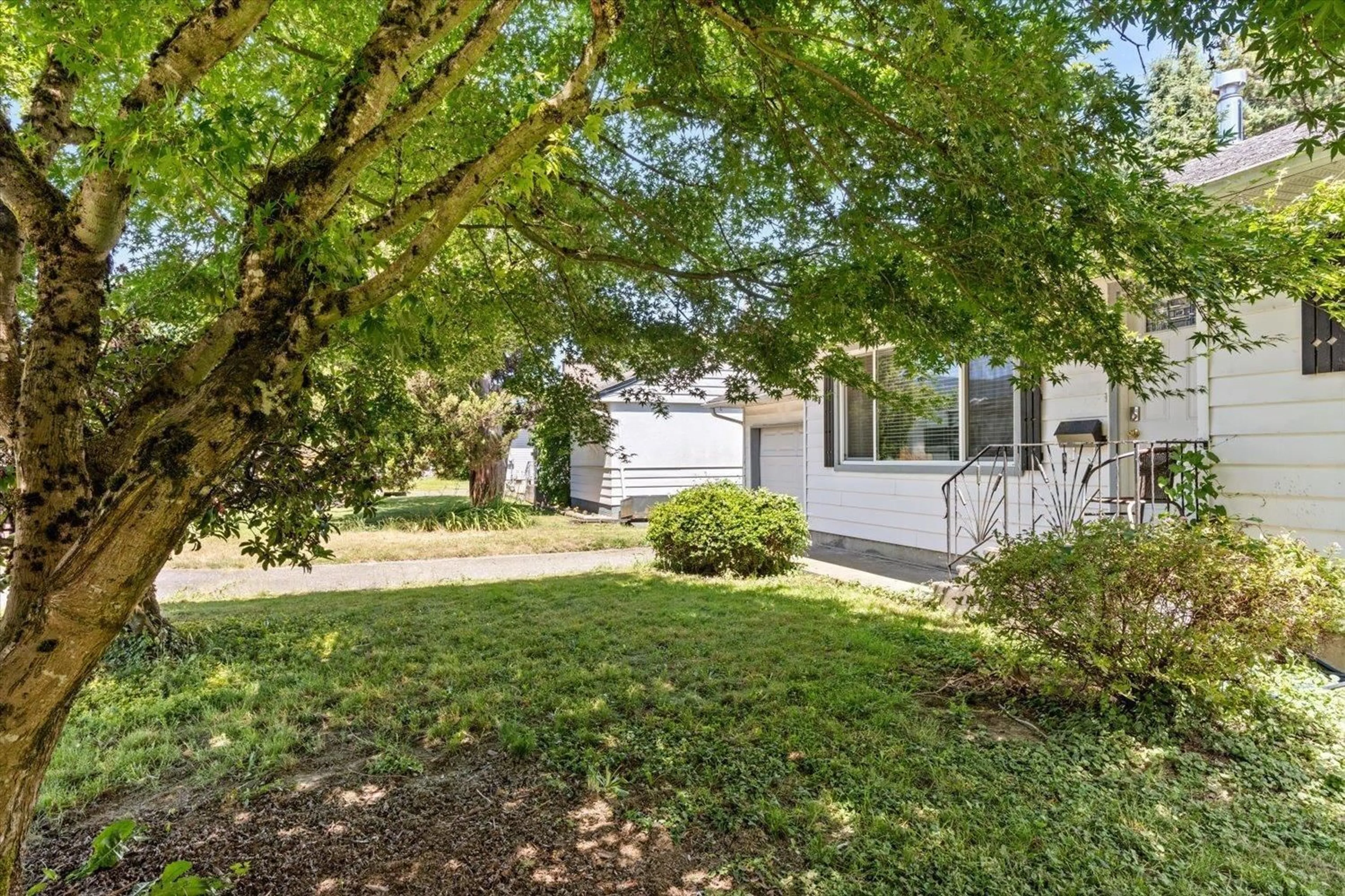 Home with vinyl exterior material, street for 9740 CARLETON STREET, Chilliwack British Columbia V2P6E3