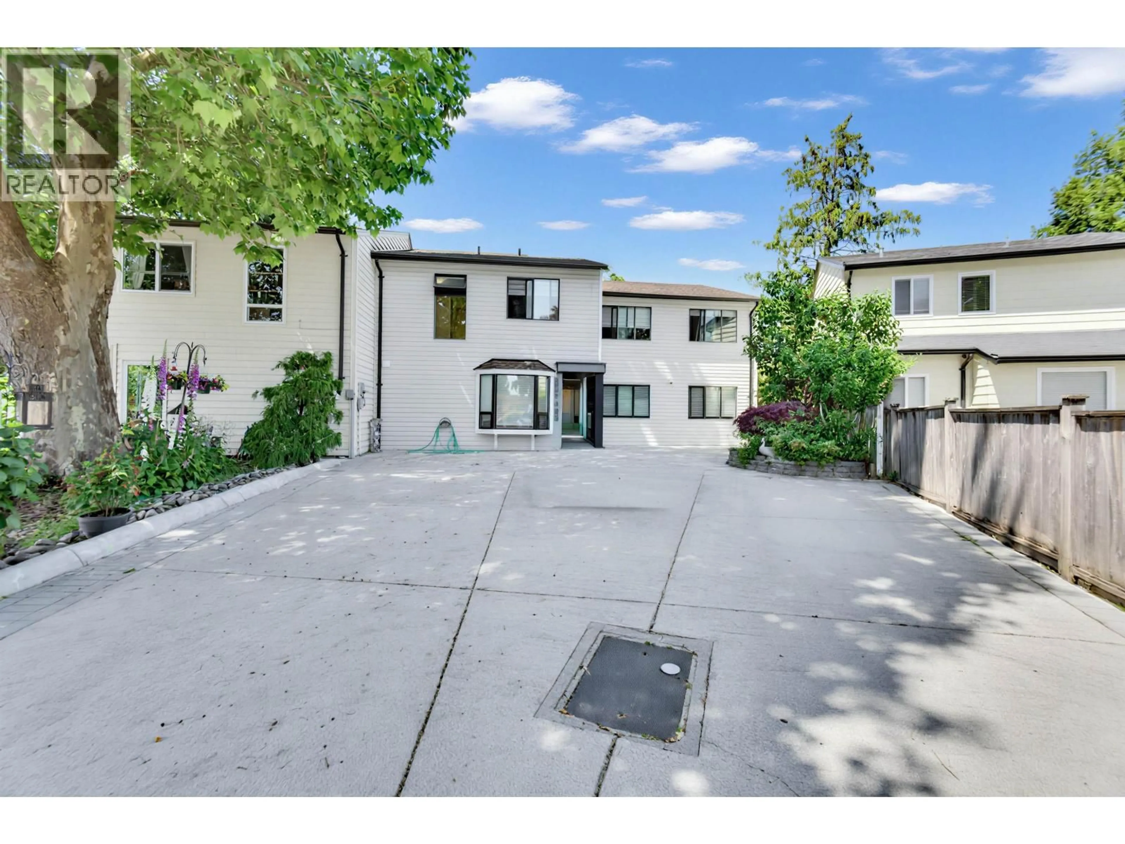 A pic from outside/outdoor area/front of a property/back of a property/a pic from drone, street for 4095 TYSON PLACE, Richmond British Columbia V7C4T5