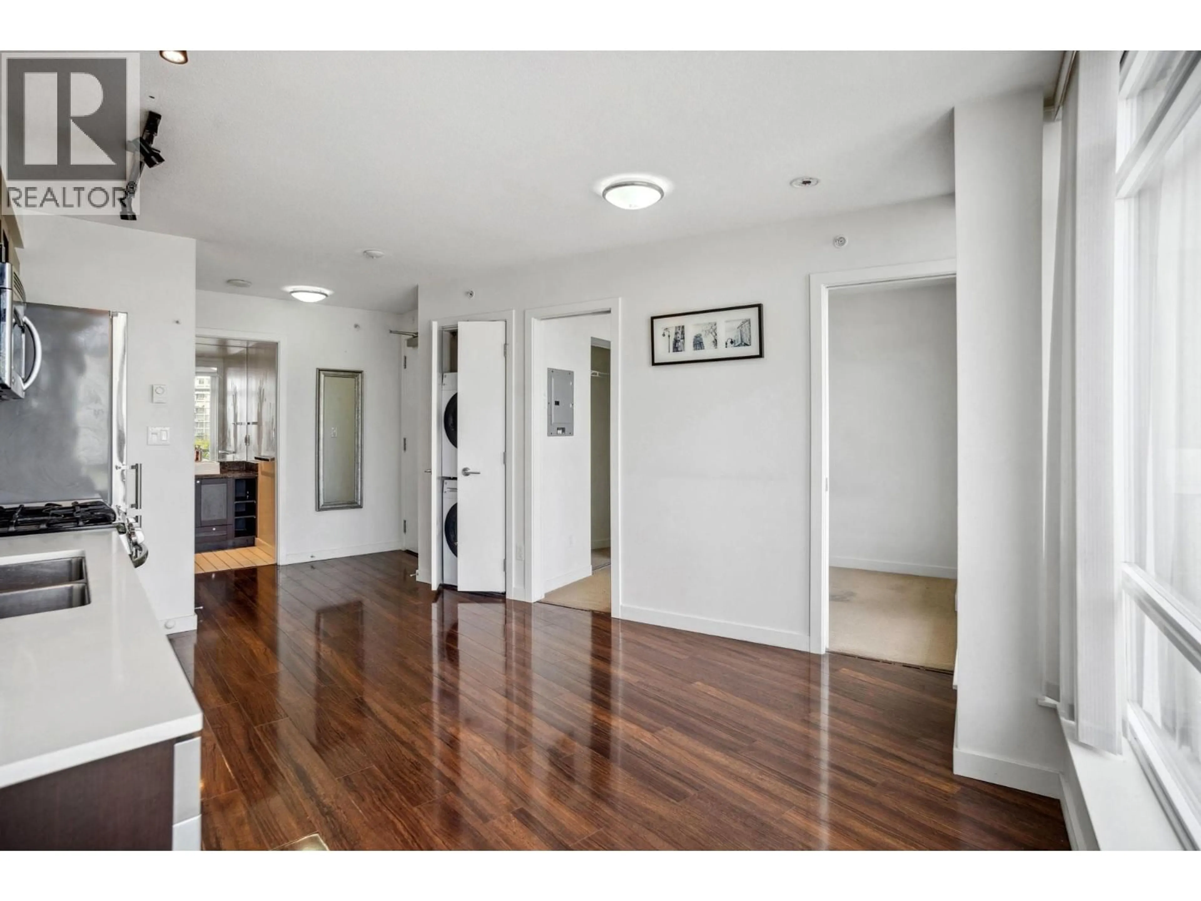 Indoor entryway for 810 - 4815 ELDORADO MEWS, Vancouver British Columbia V5R0B2