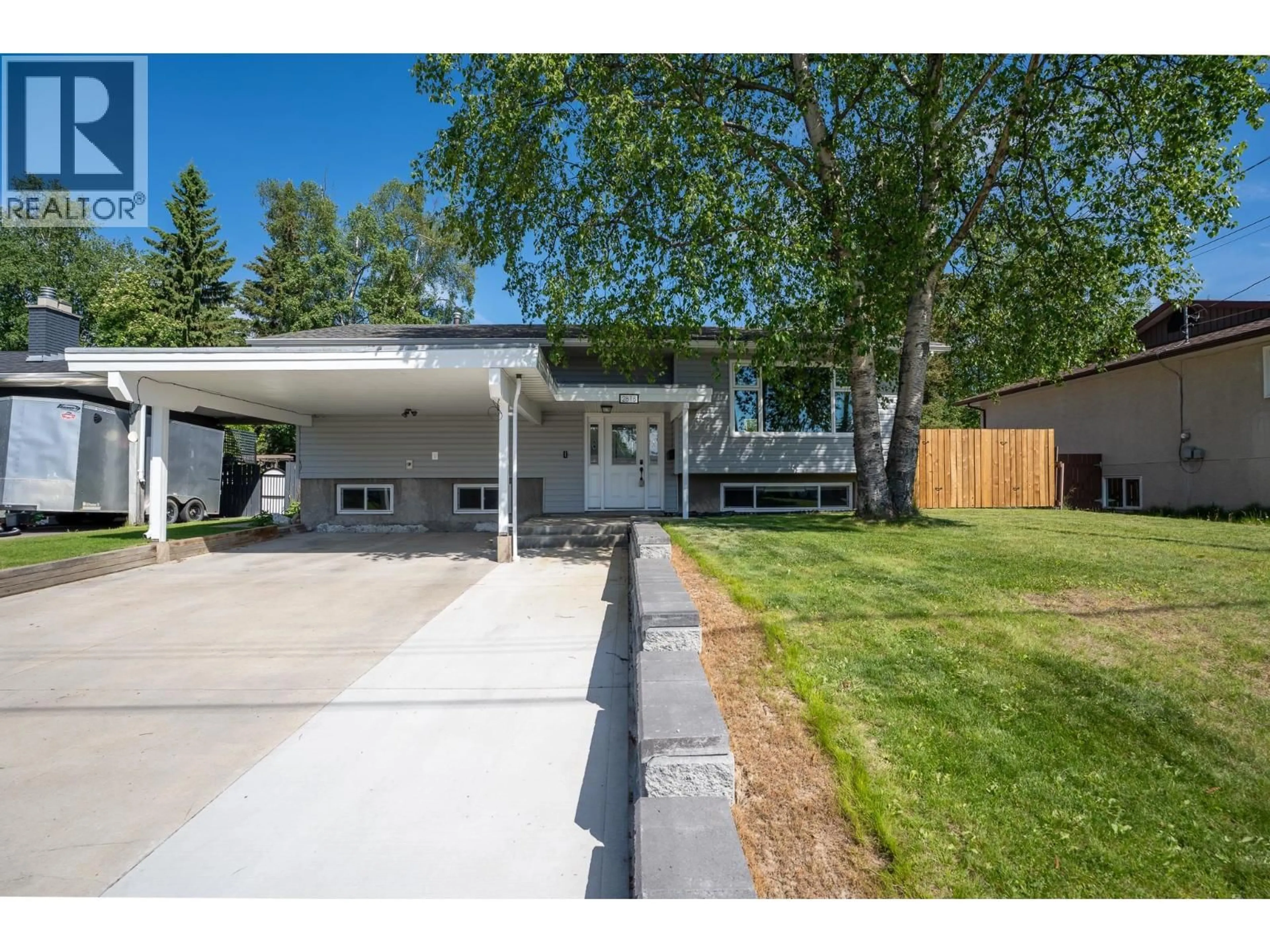 Home with vinyl exterior material, street for 2818 LONSDALE STREET, Prince George British Columbia V2L4X9