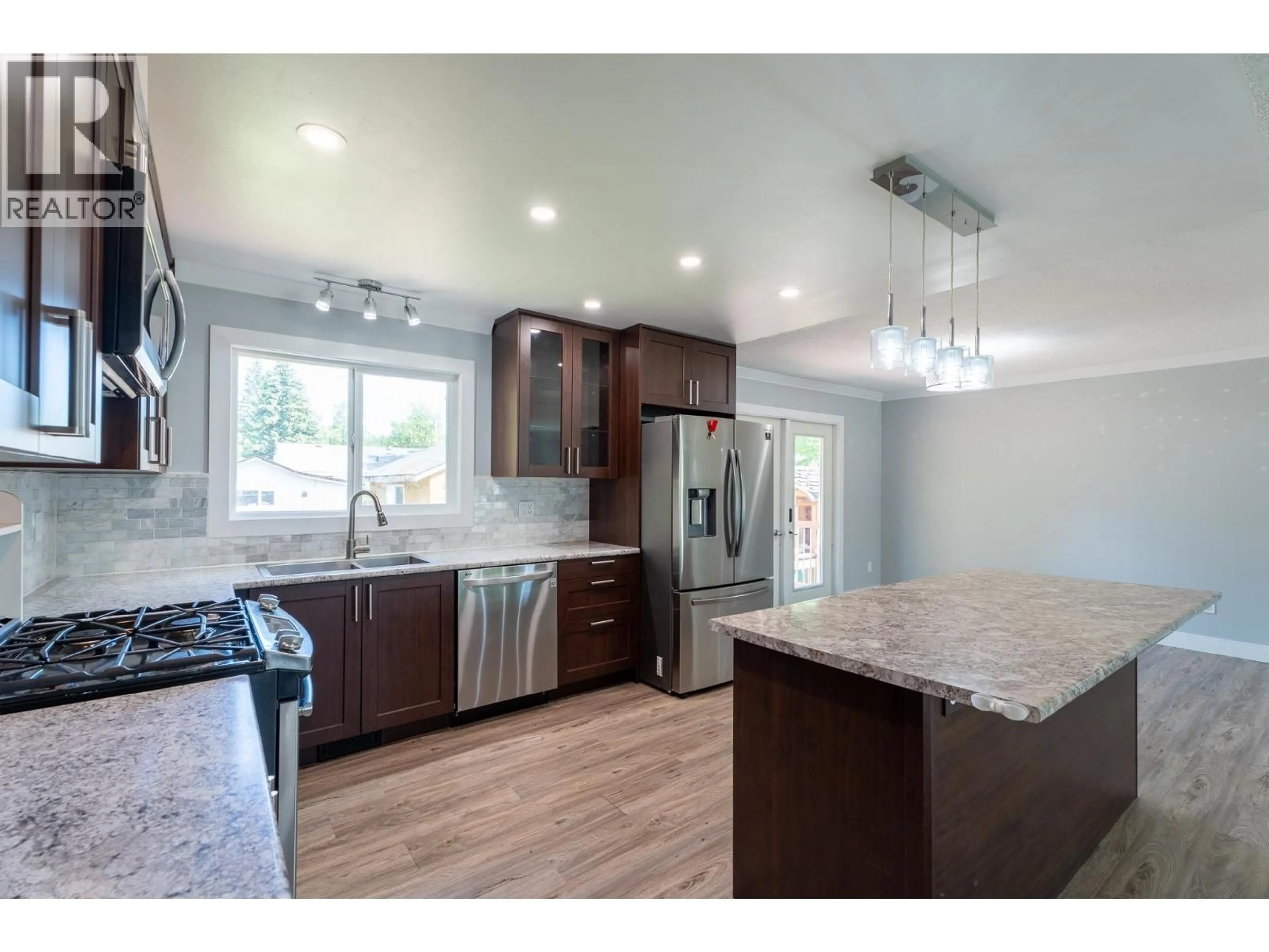 Open concept kitchen, unknown for 2818 LONSDALE STREET, Prince George British Columbia V2L4X9