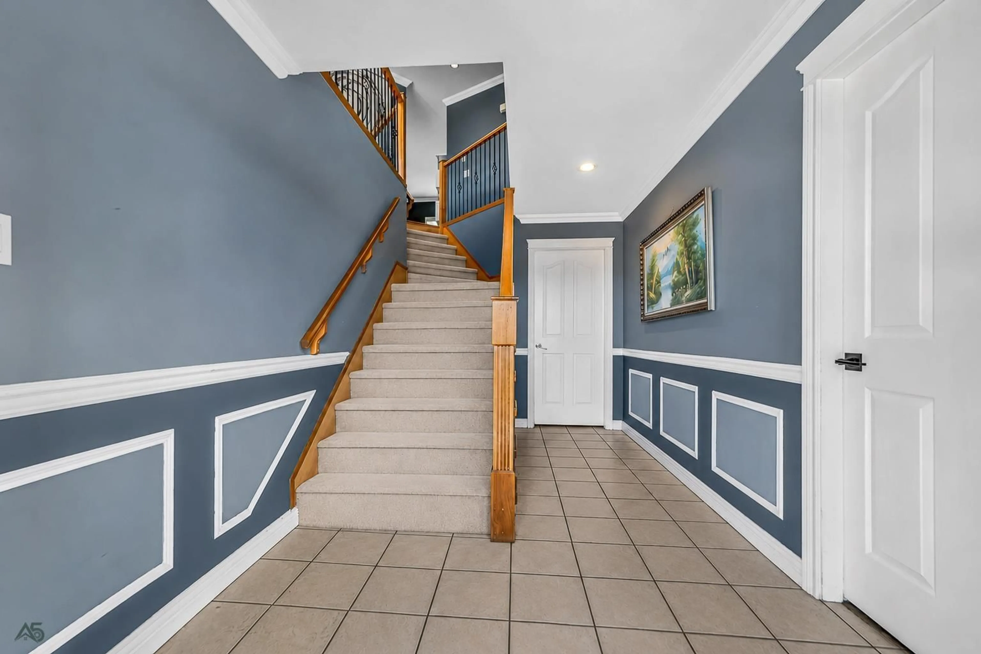 Indoor foyer for 8041 LITTLE TERRACE, Mission British Columbia V2V7B5