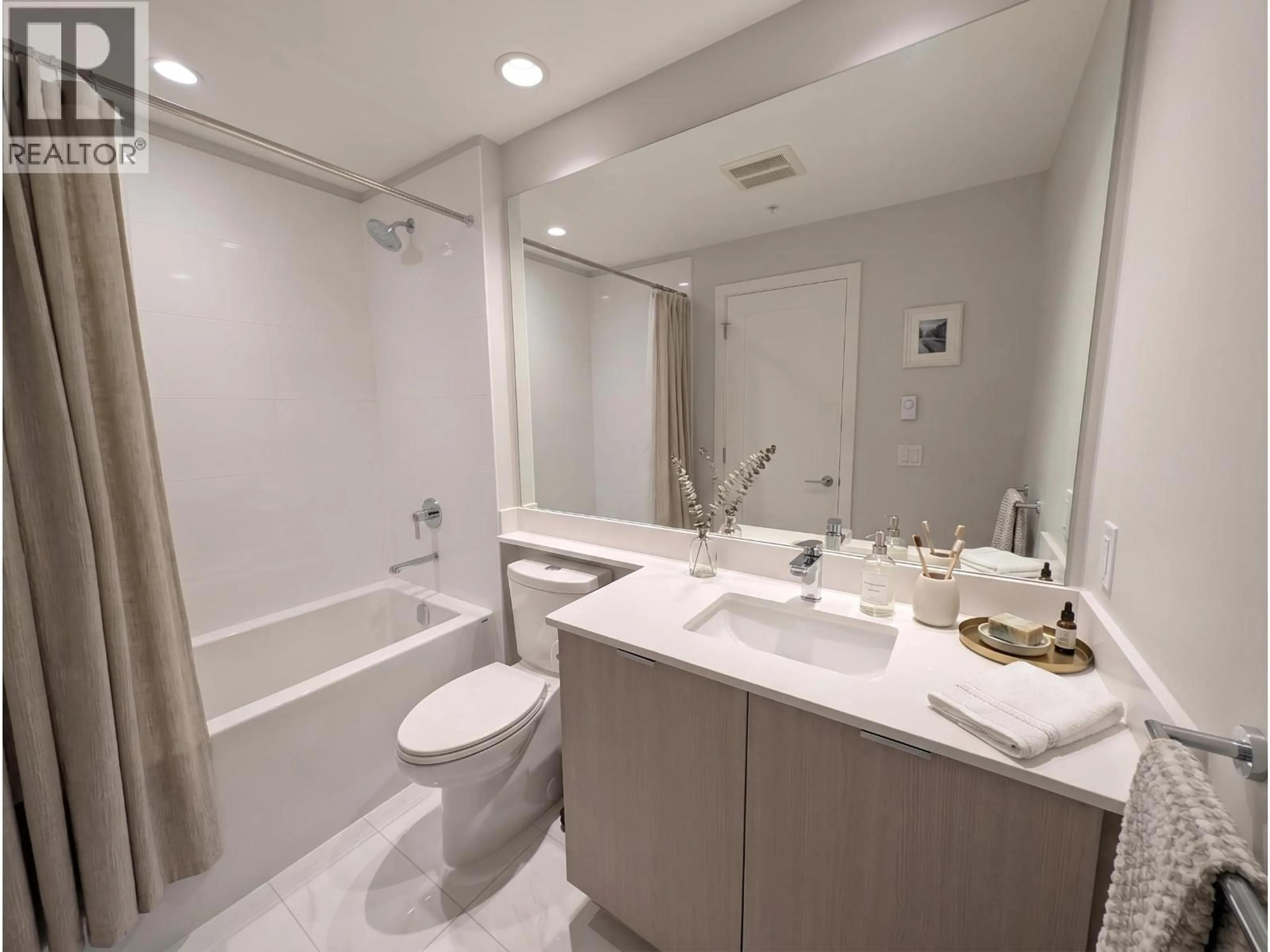 Standard bathroom, unknown for 308 - 615 COTTONWOOD AVENUE, Coquitlam British Columbia V3J2S5
