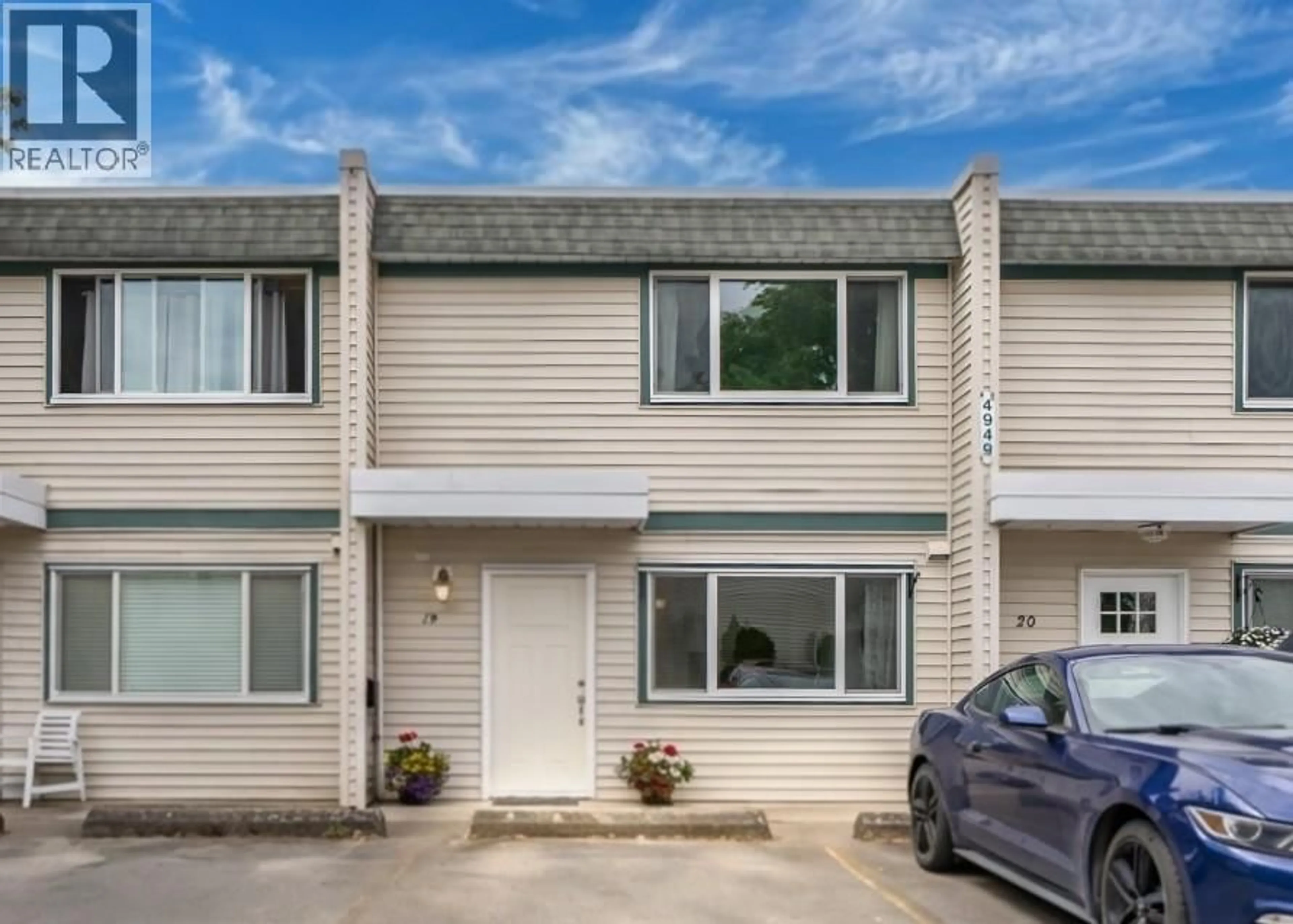 Home with vinyl exterior material, street for 19 - 4949 57 STREET, Delta British Columbia V4K3E7