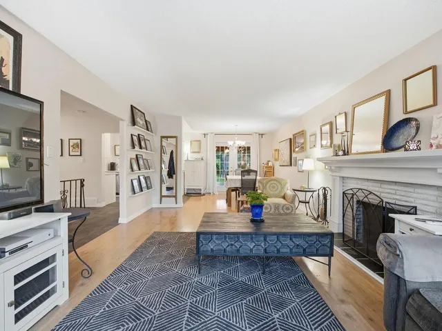 11220 LANSDOWNE DRIVE, Surrey 3