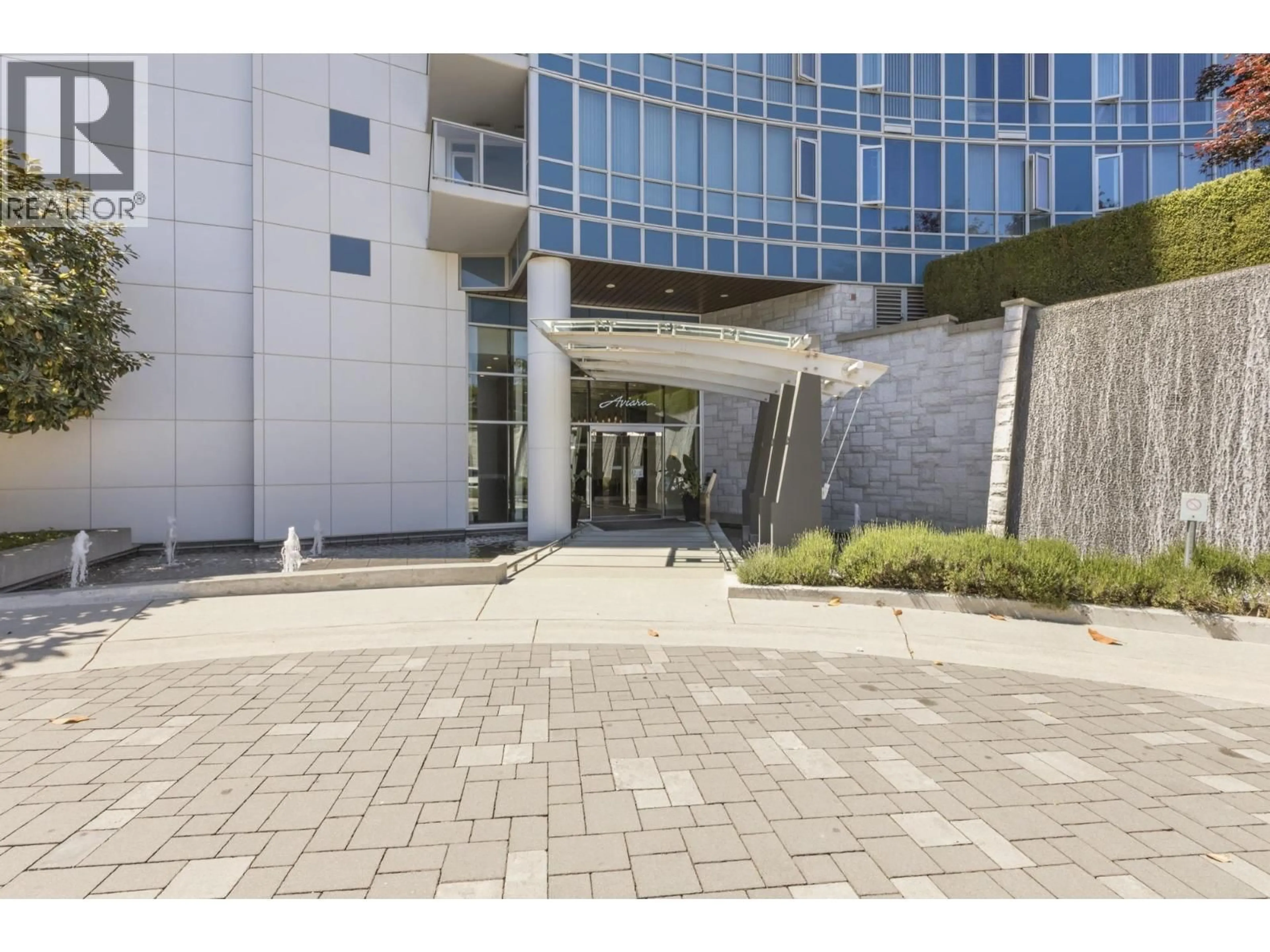 Indoor foyer for 1009 - 4189 HALIFAX STREET, Burnaby British Columbia V5C0H9