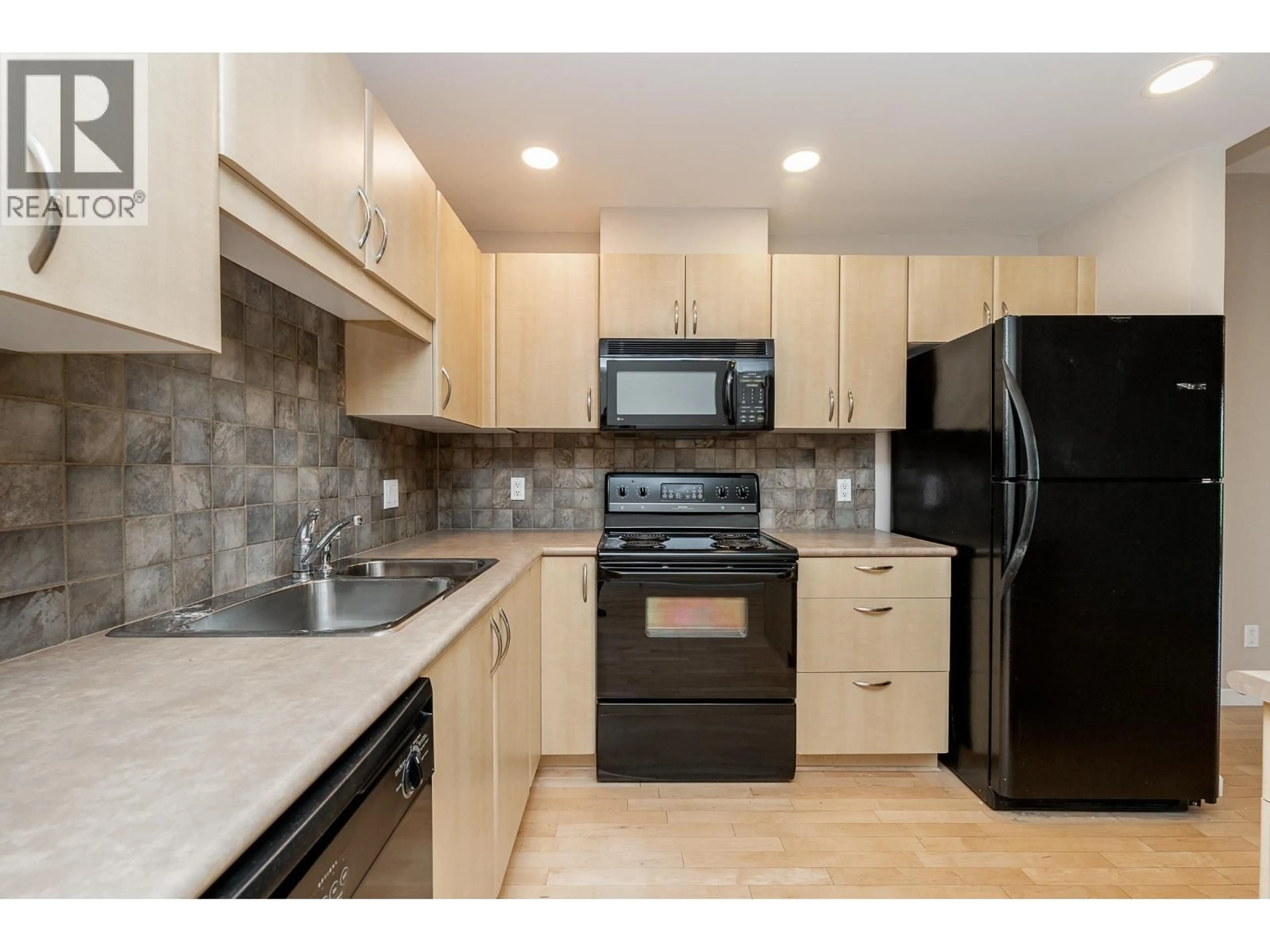 Standard kitchen, unknown for 418 - 285 NEWPORT DRIVE, Port Moody British Columbia V3H5J6