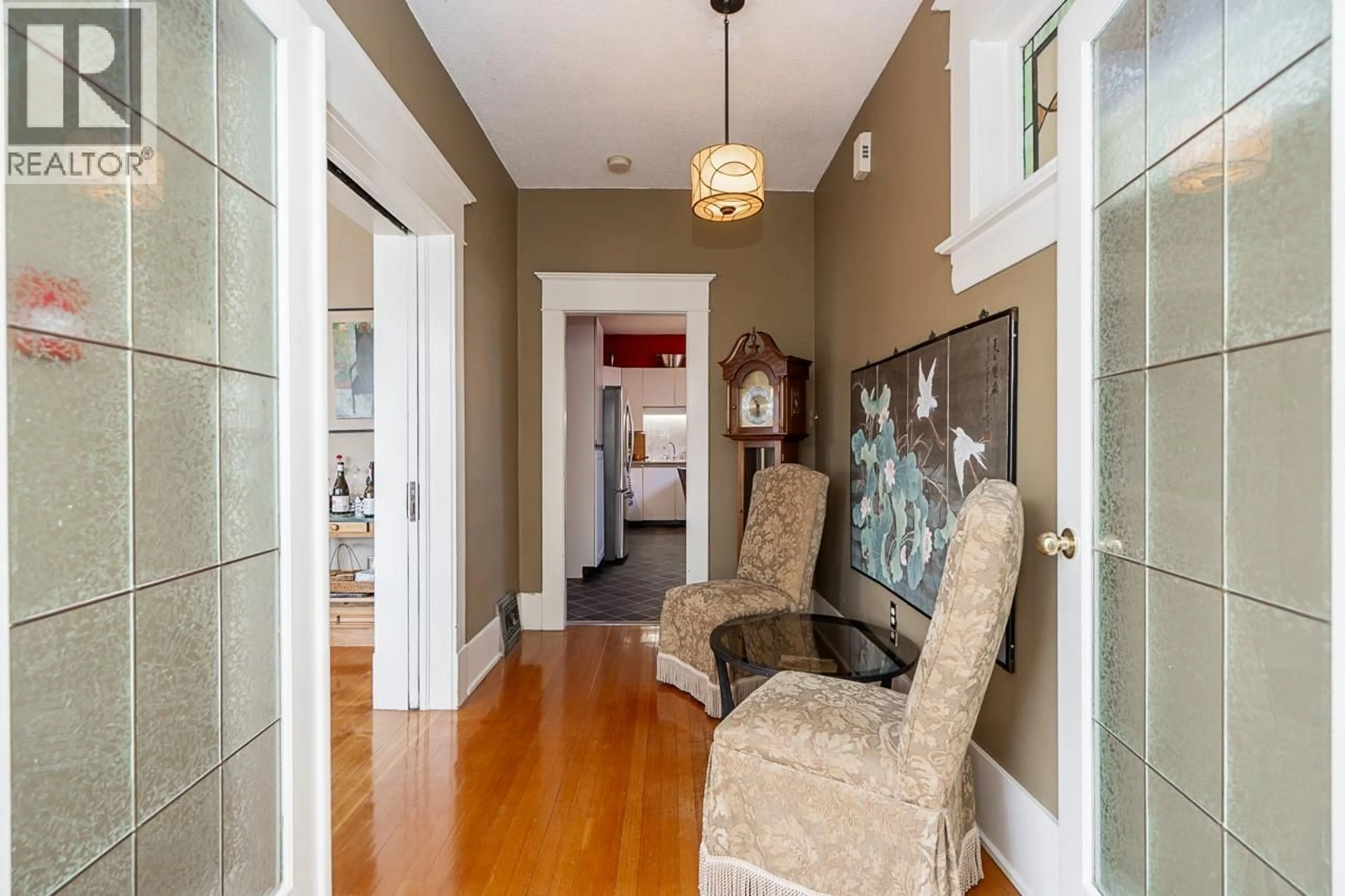 Indoor entryway for 111 61ST AVENUE, Vancouver British Columbia V5X2B3