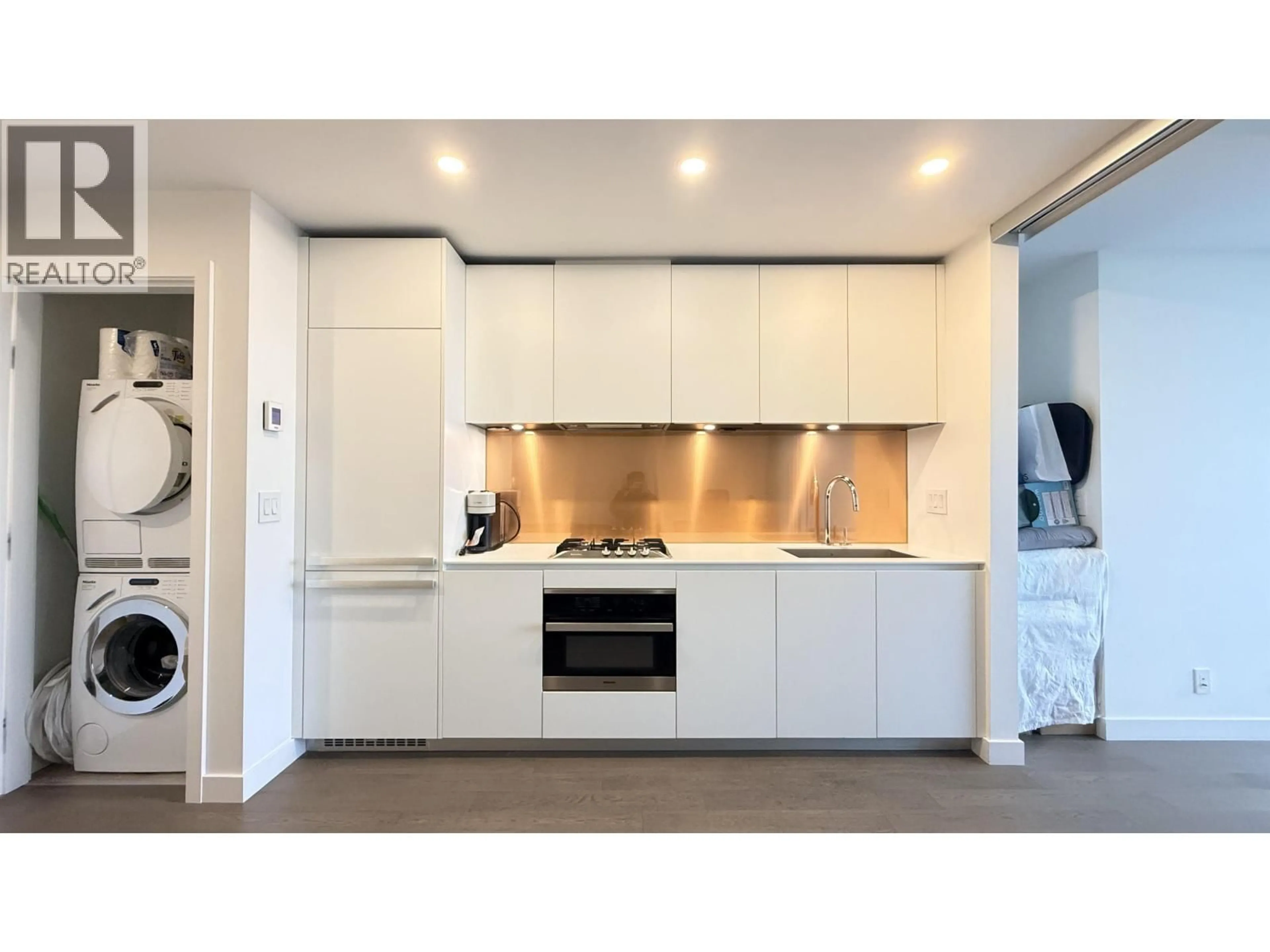 Contemporary kitchen, unknown for 3908 - 1480 HOWE STREET, Vancouver British Columbia V6Z0G5