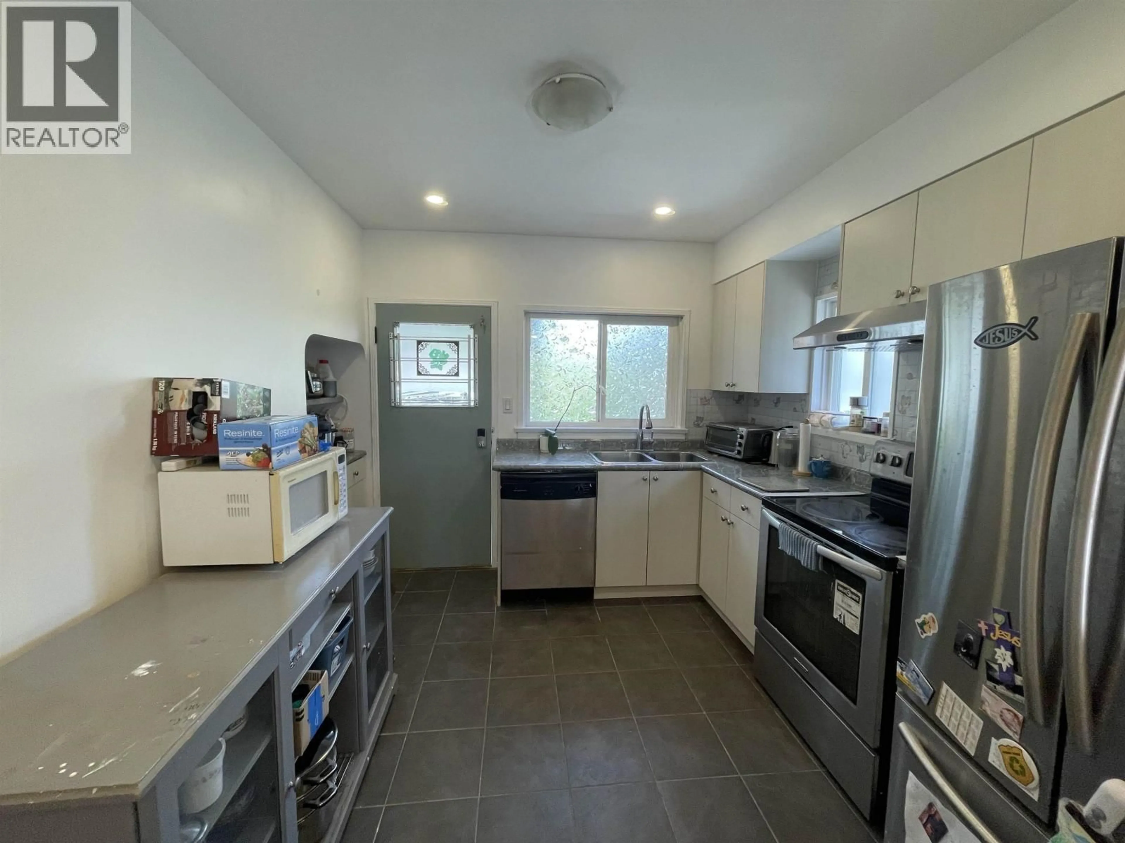 Standard kitchen, ceramic/tile floor for 1507 63RD AVENUE, Vancouver British Columbia V6P2H5