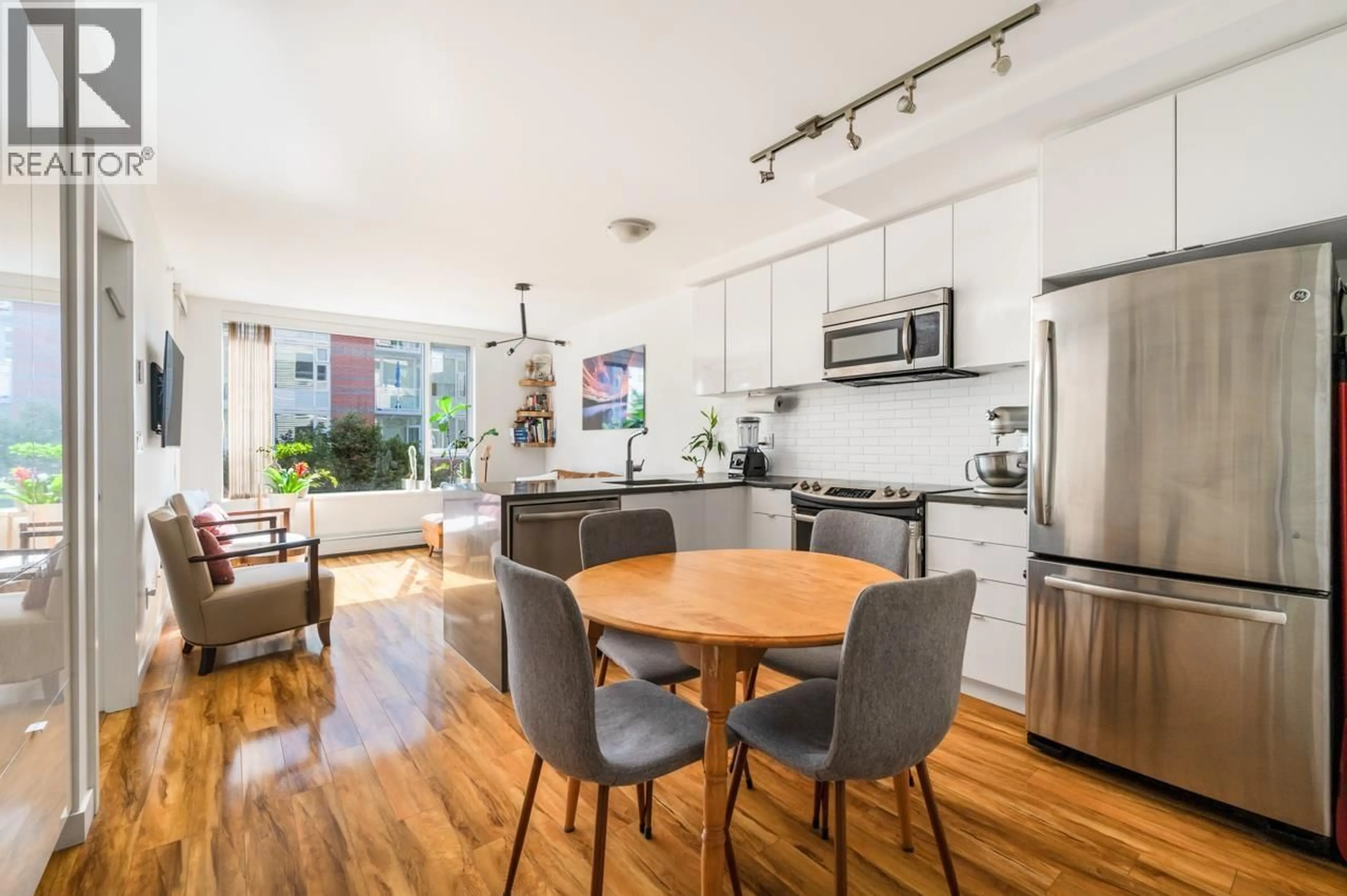 Open concept kitchen, unknown for 203 - 289 6TH AVENUE, Vancouver British Columbia V5T0E9