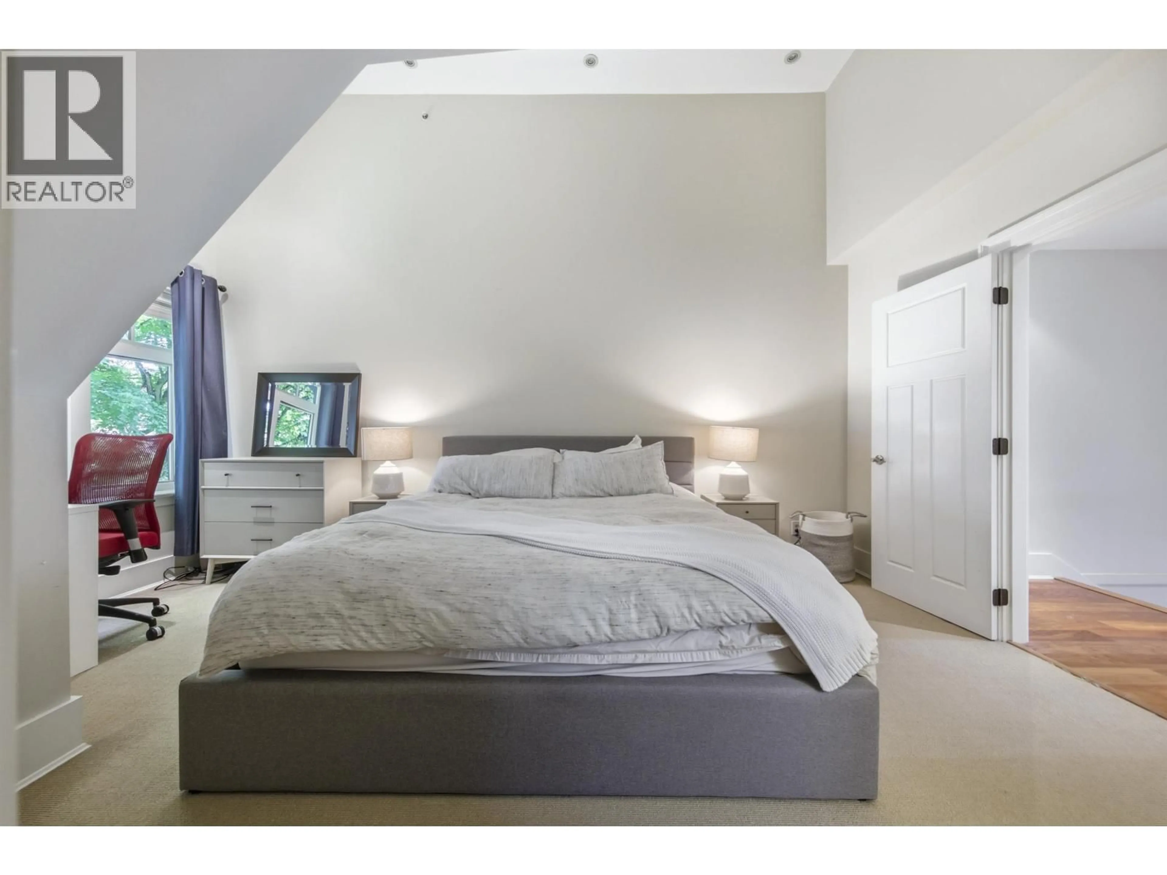 Bedroom with bed, unknown for 2436 8TH AVENUE, Vancouver British Columbia V6K2B1