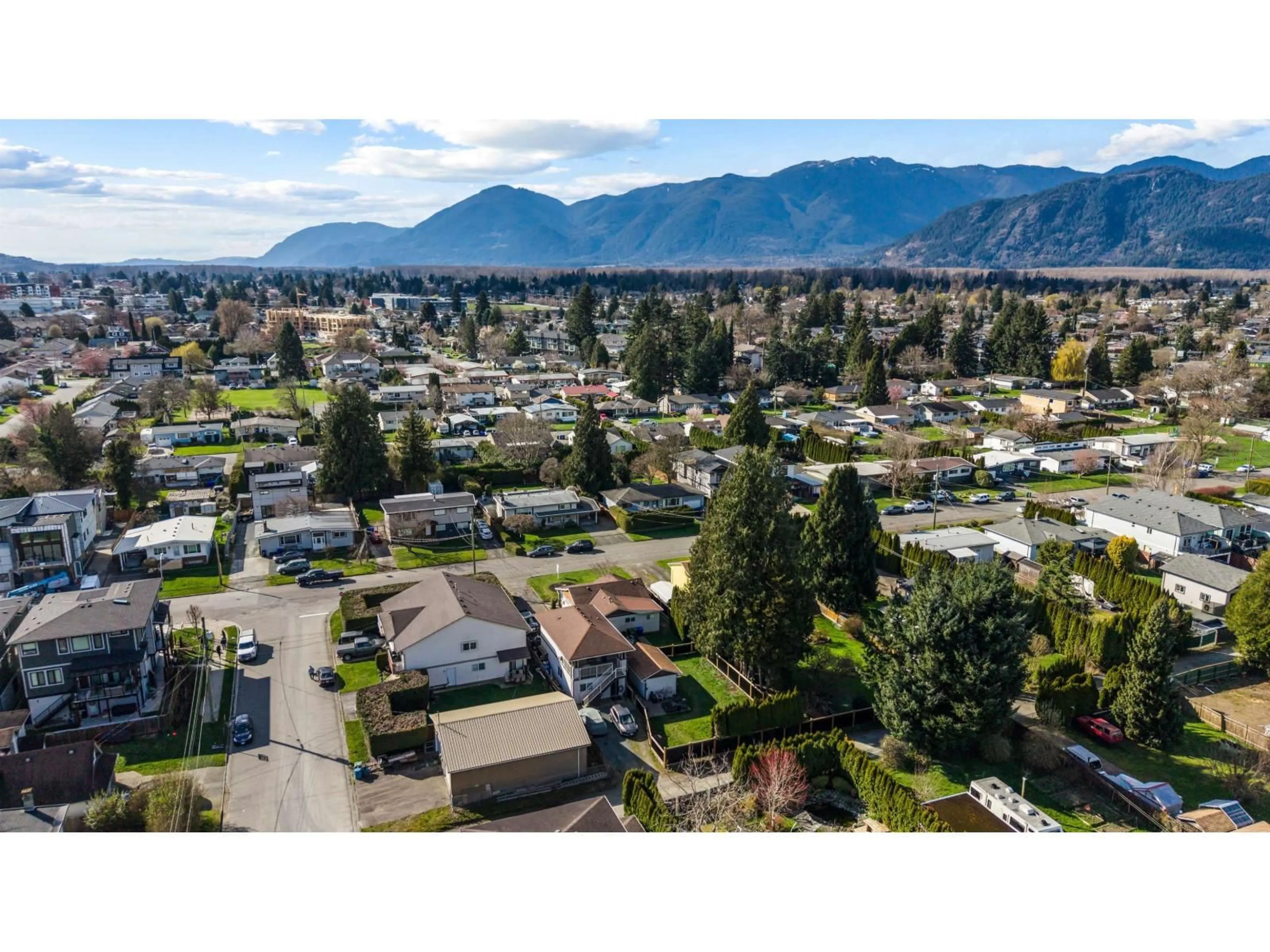 A pic from outside/outdoor area/front of a property/back of a property/a pic from drone, mountain view for 9566 COOTE STREET, Chilliwack British Columbia V2P6B3