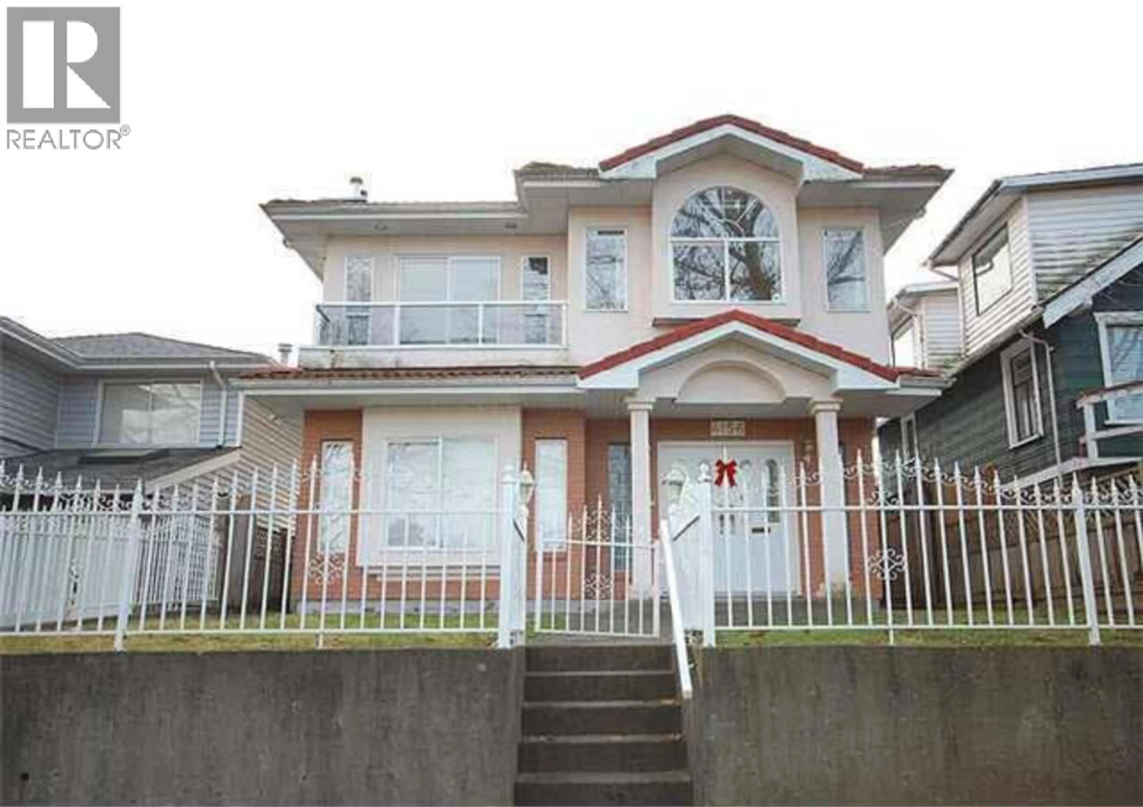 Home with vinyl exterior material, street for 4156 CAMBRIDGE STREET, Burnaby British Columbia V5C1G9