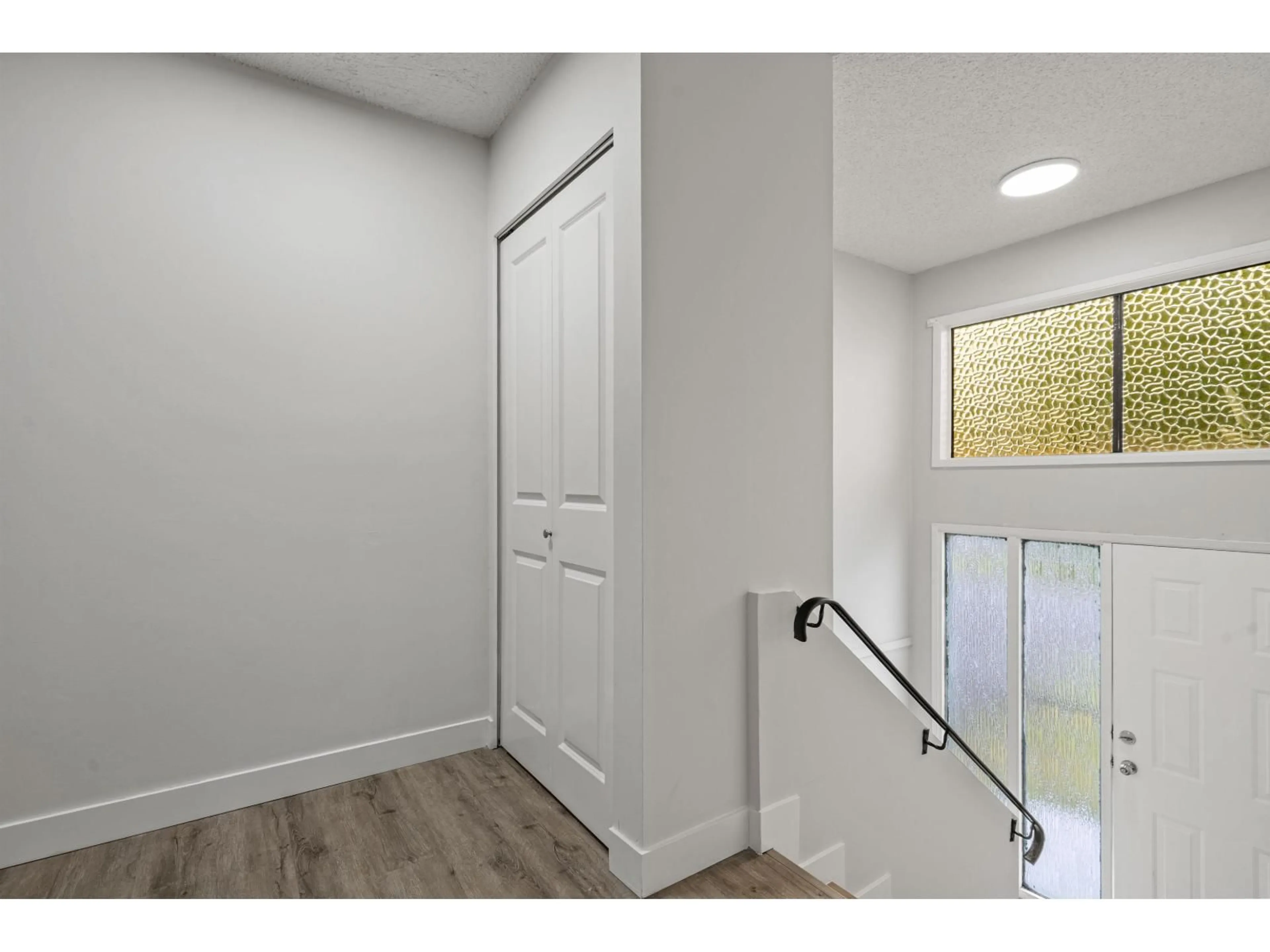 Indoor entryway for 9060 GARDEN DRIVE, Chilliwack British Columbia V2P5M7