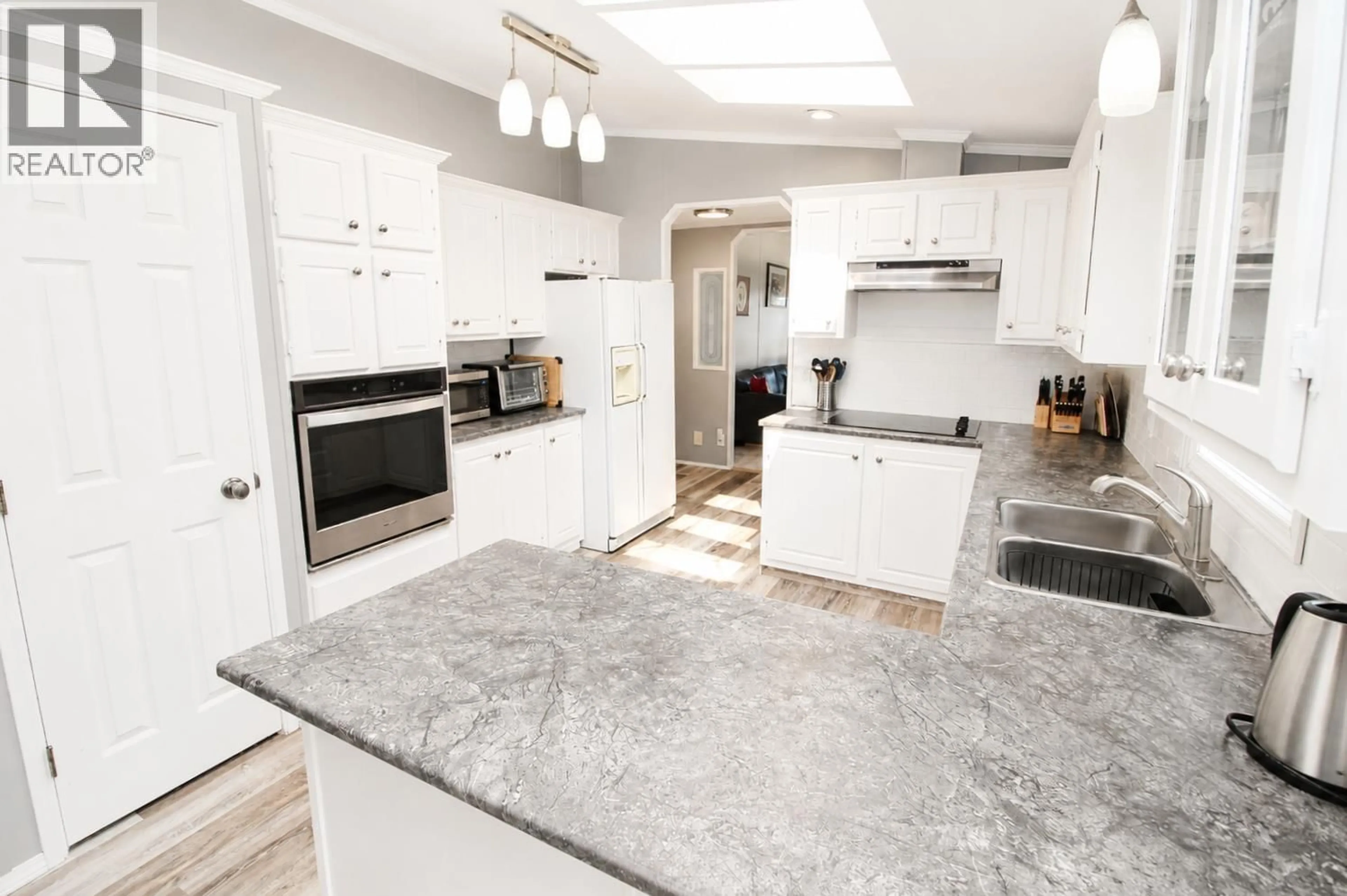 Open concept kitchen, ceramic/tile floor for 16 - 3960 DRIVE IN ROAD, Houston British Columbia V0J1Z2