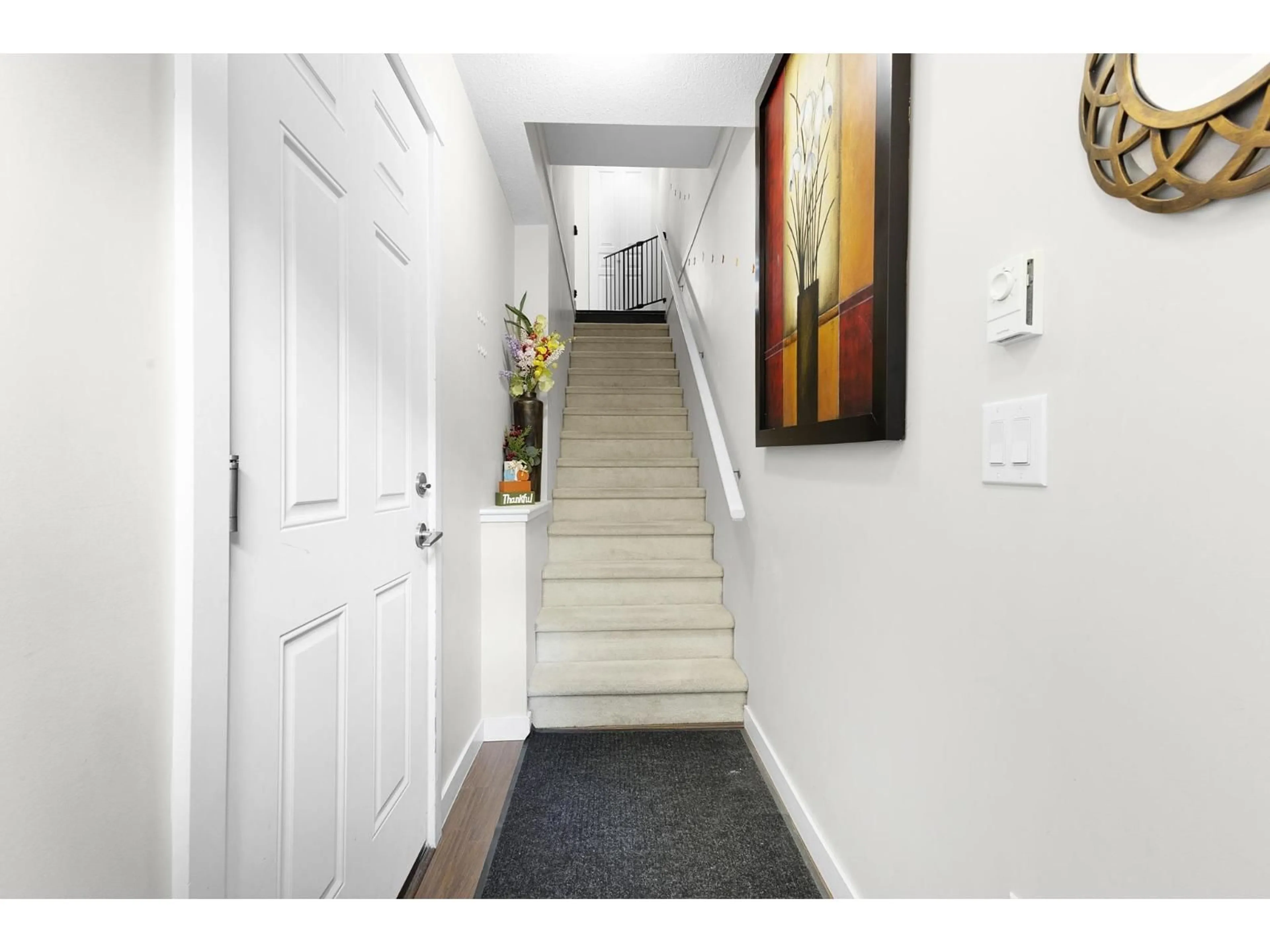 Indoor foyer for 29 - 31125 WESTRIDGE PLACE, Abbotsford British Columbia V2T0B9