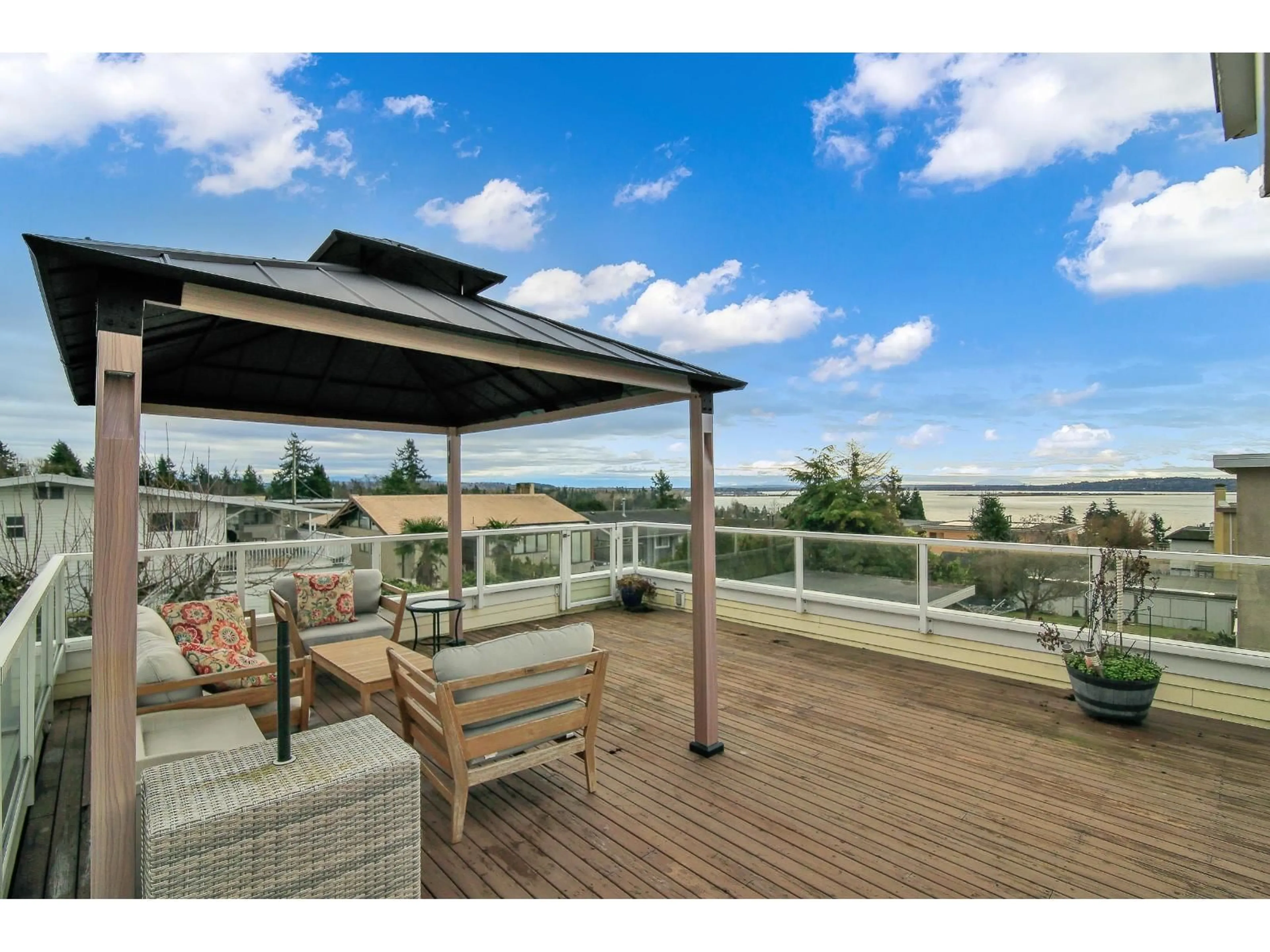 Patio, water/lake/river/ocean view for 1050 PARKER STREET, White Rock British Columbia V4B4R7