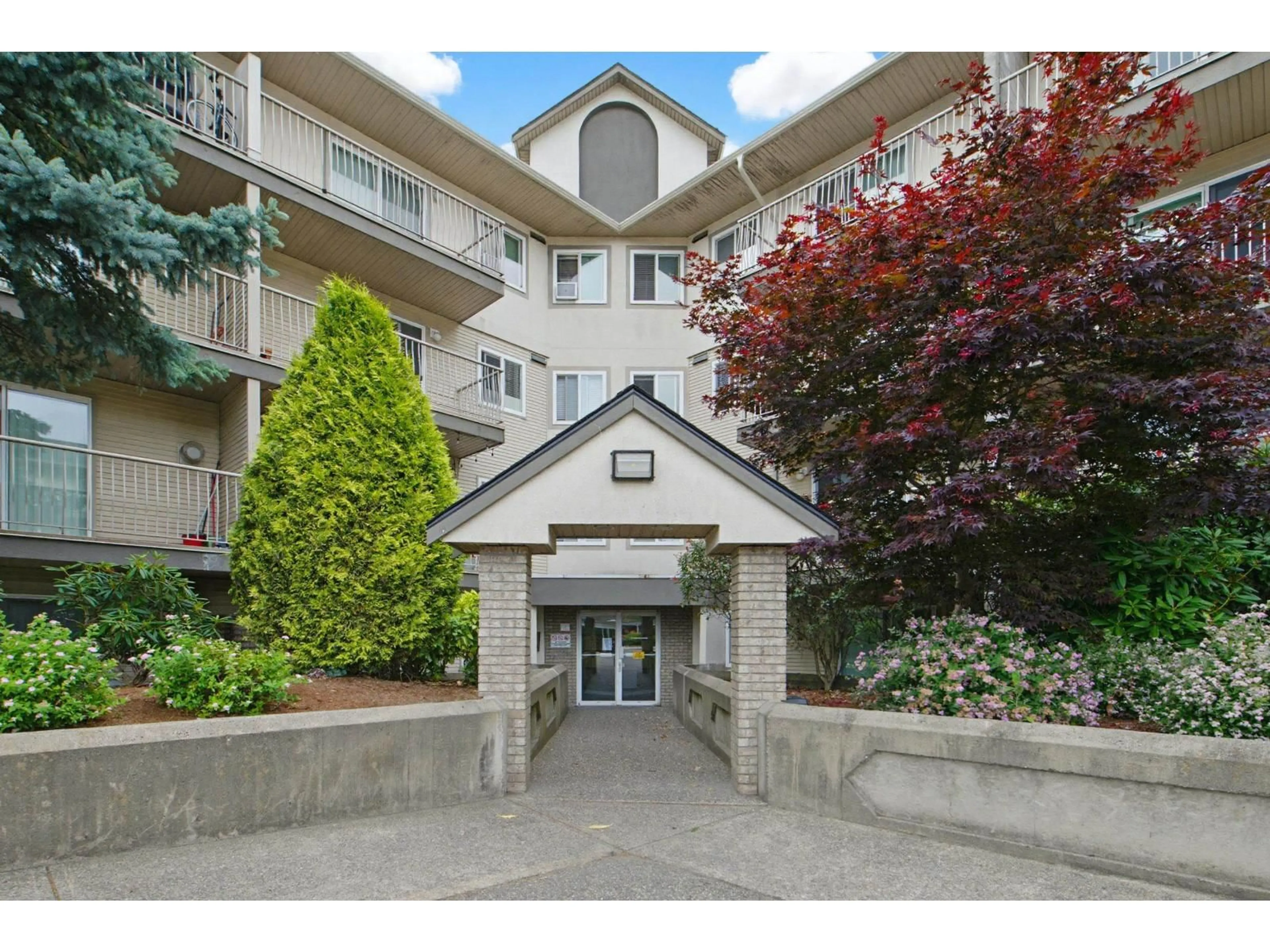 Indoor foyer for 409 - 7694 EVANS ROAD, Chilliwack British Columbia V2R3W3