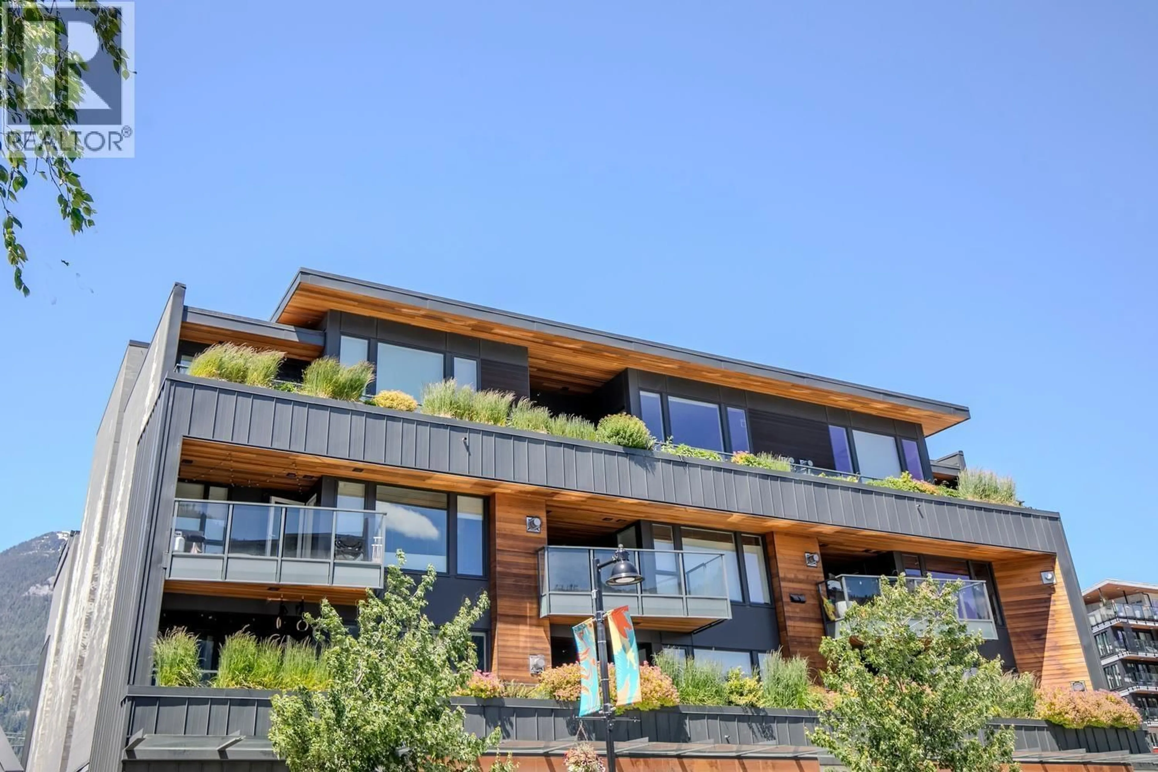 Home with brick exterior material, building for 303 - 38165 CLEVELAND AVENUE, Squamish British Columbia V8B0P1