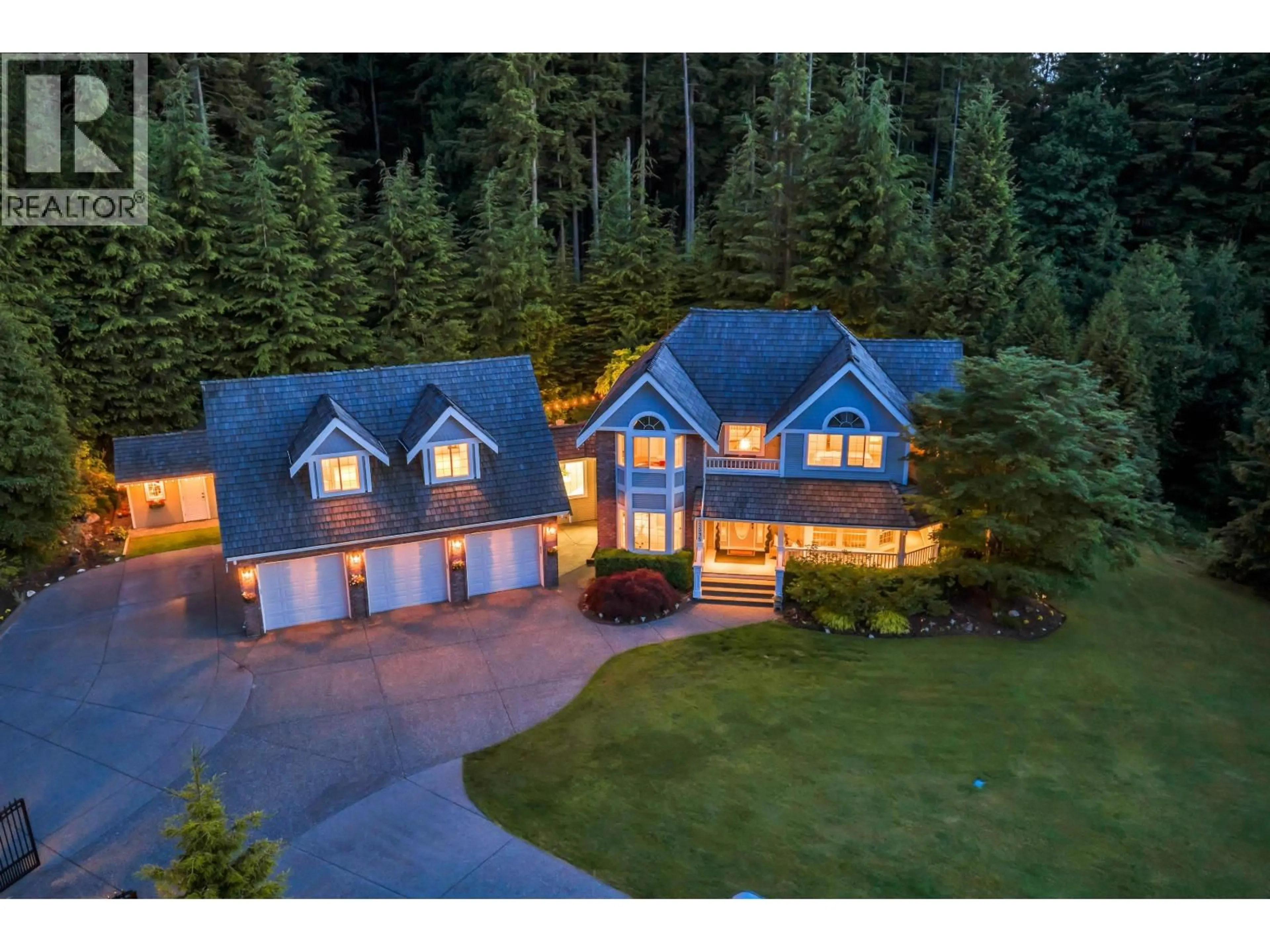 A pic from outside/outdoor area/front of a property/back of a property/a pic from drone, mountain view for 12595 266 STREET, Maple Ridge British Columbia V2W1C9
