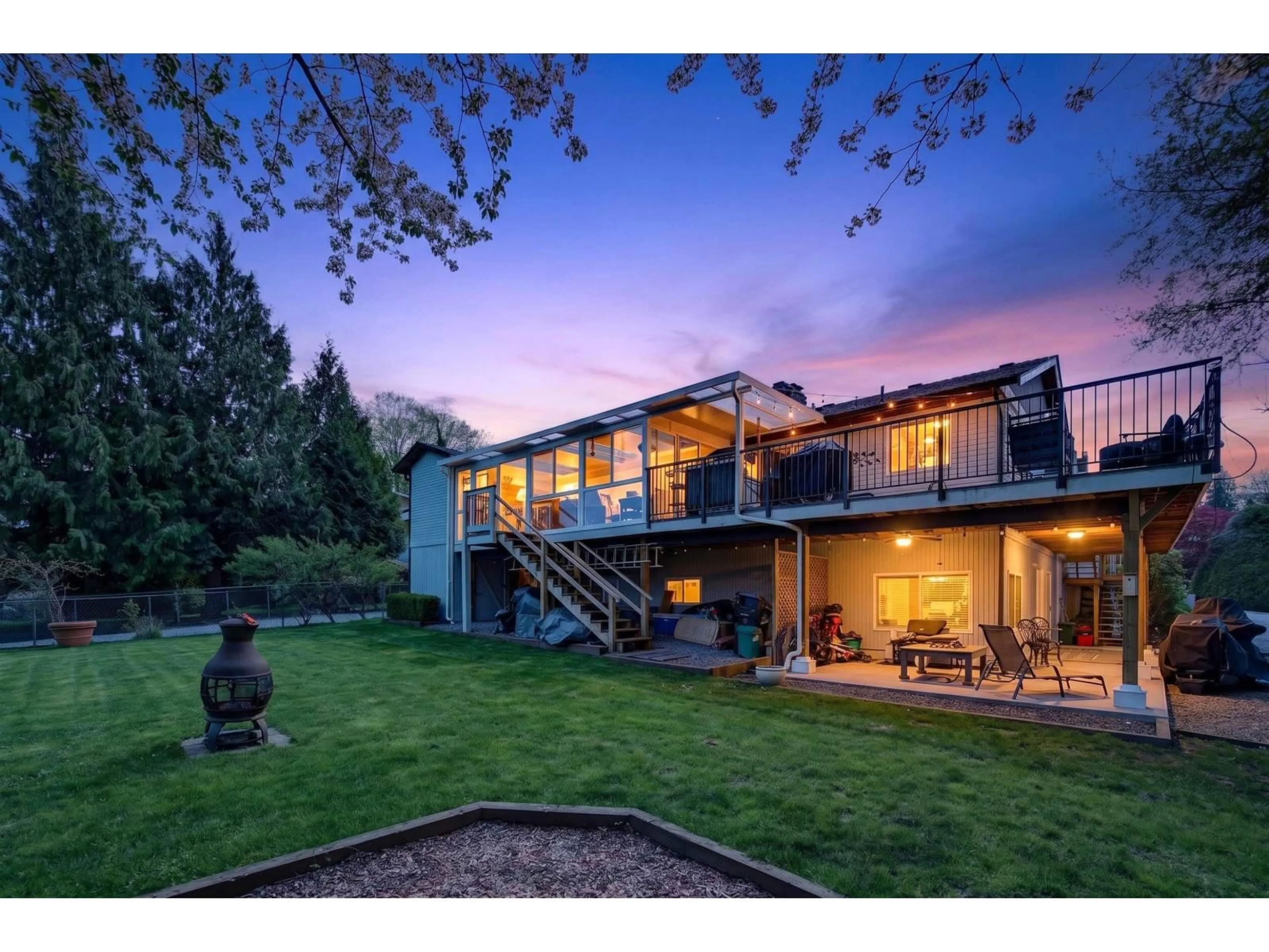 A pic from outside/outdoor area/front of a property/back of a property/a pic from drone, mountain view for 19939 51 AVENUE, Langley British Columbia V3A7P2