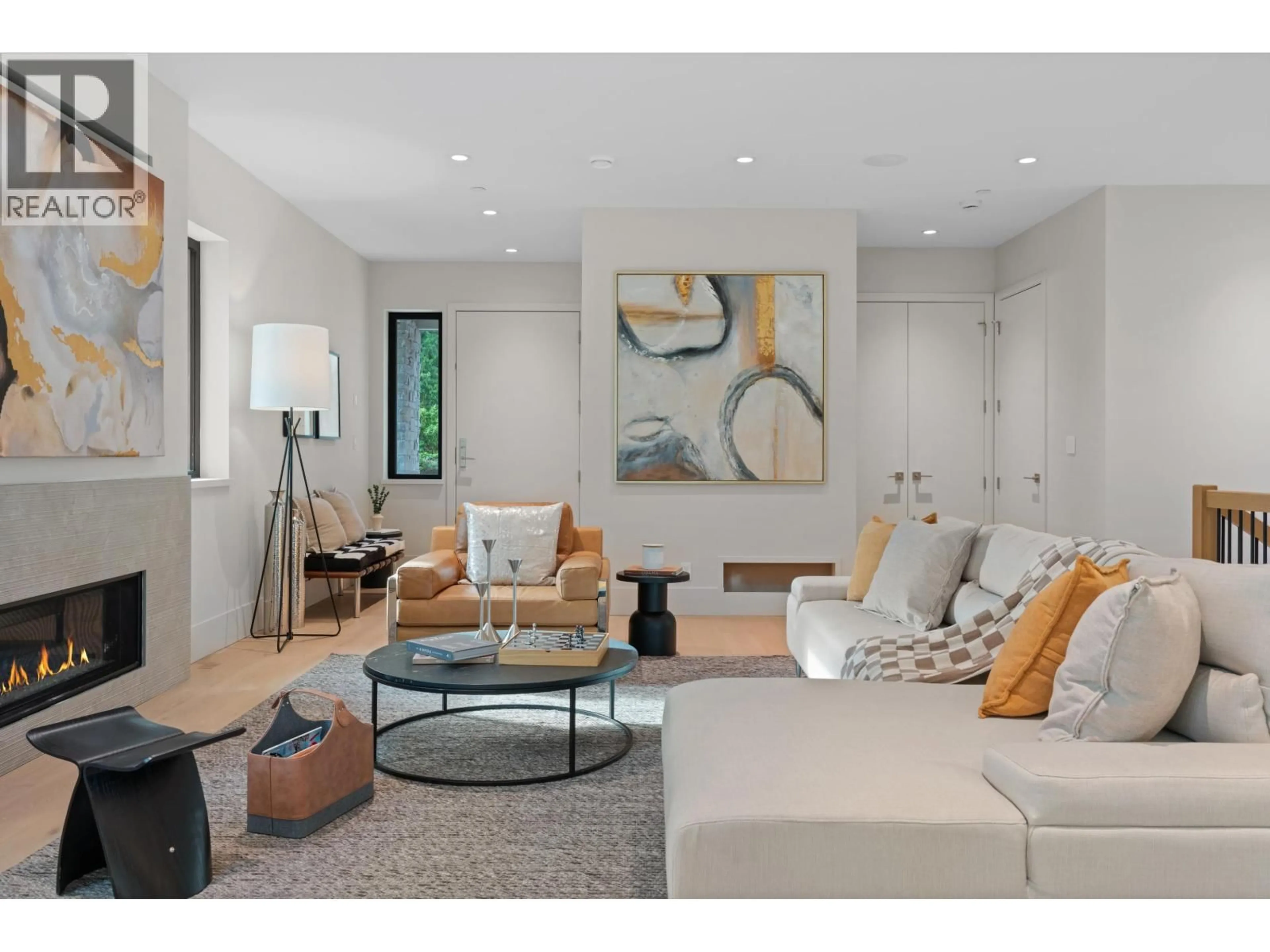 Living room with furniture, unknown for 5663 WESTPORT ROAD, West Vancouver British Columbia V7W1V3