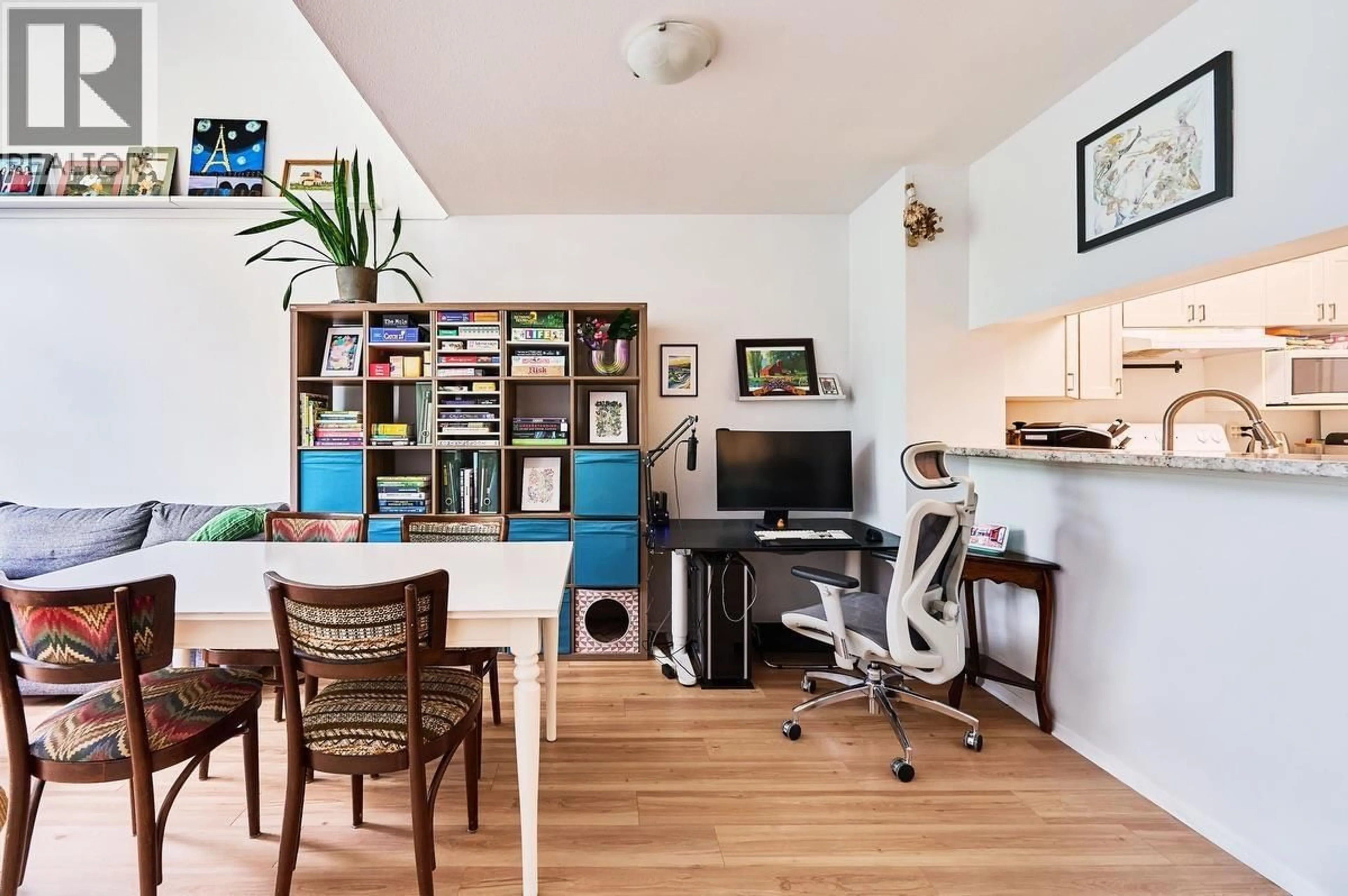 A pic of a room for 402 - 1190 EASTWOOD STREET, Coquitlam British Columbia V3B7S1