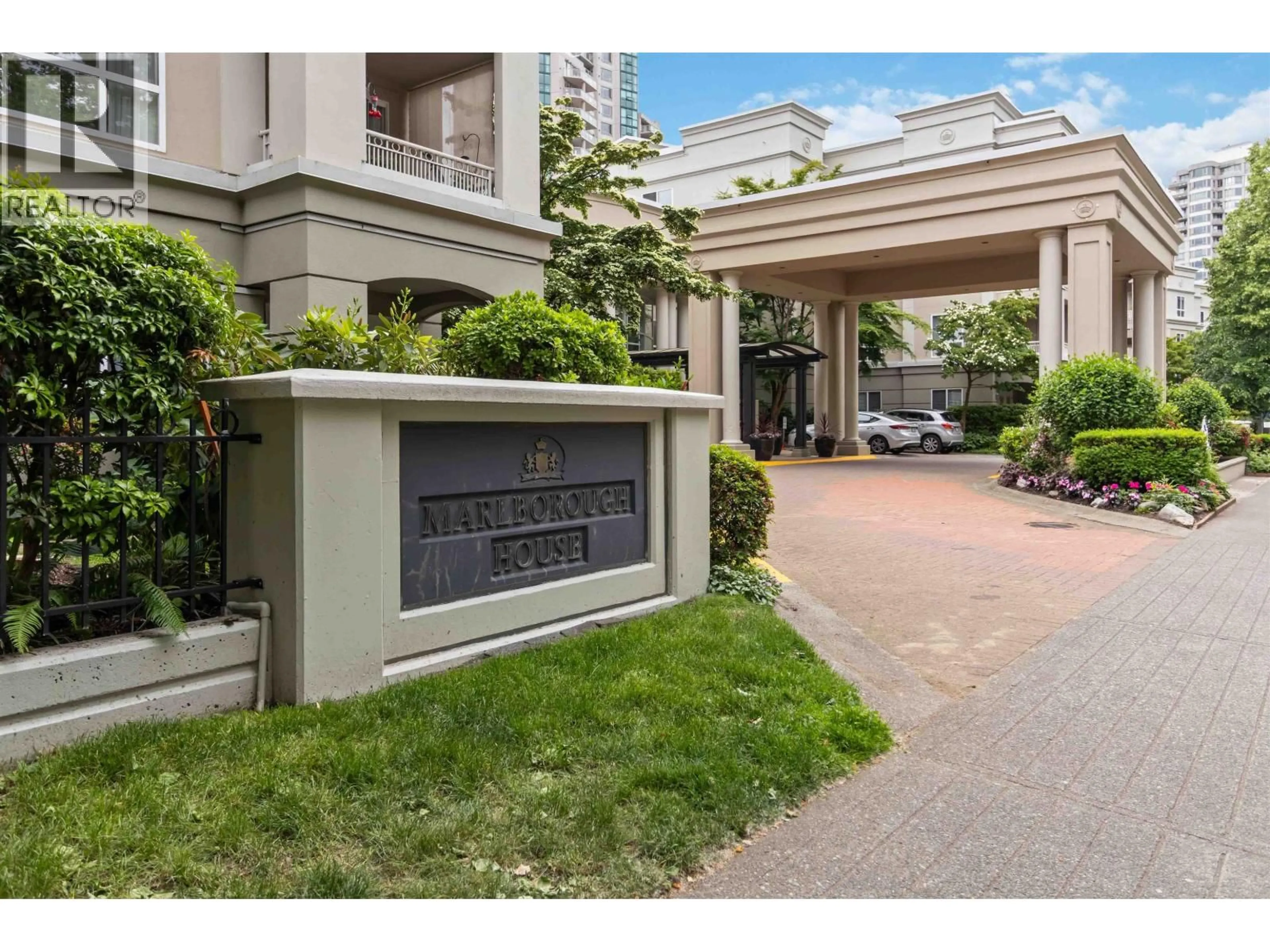 Unknown for 226 - 3098 GUILDFORD WAY, Coquitlam British Columbia V3B7W8