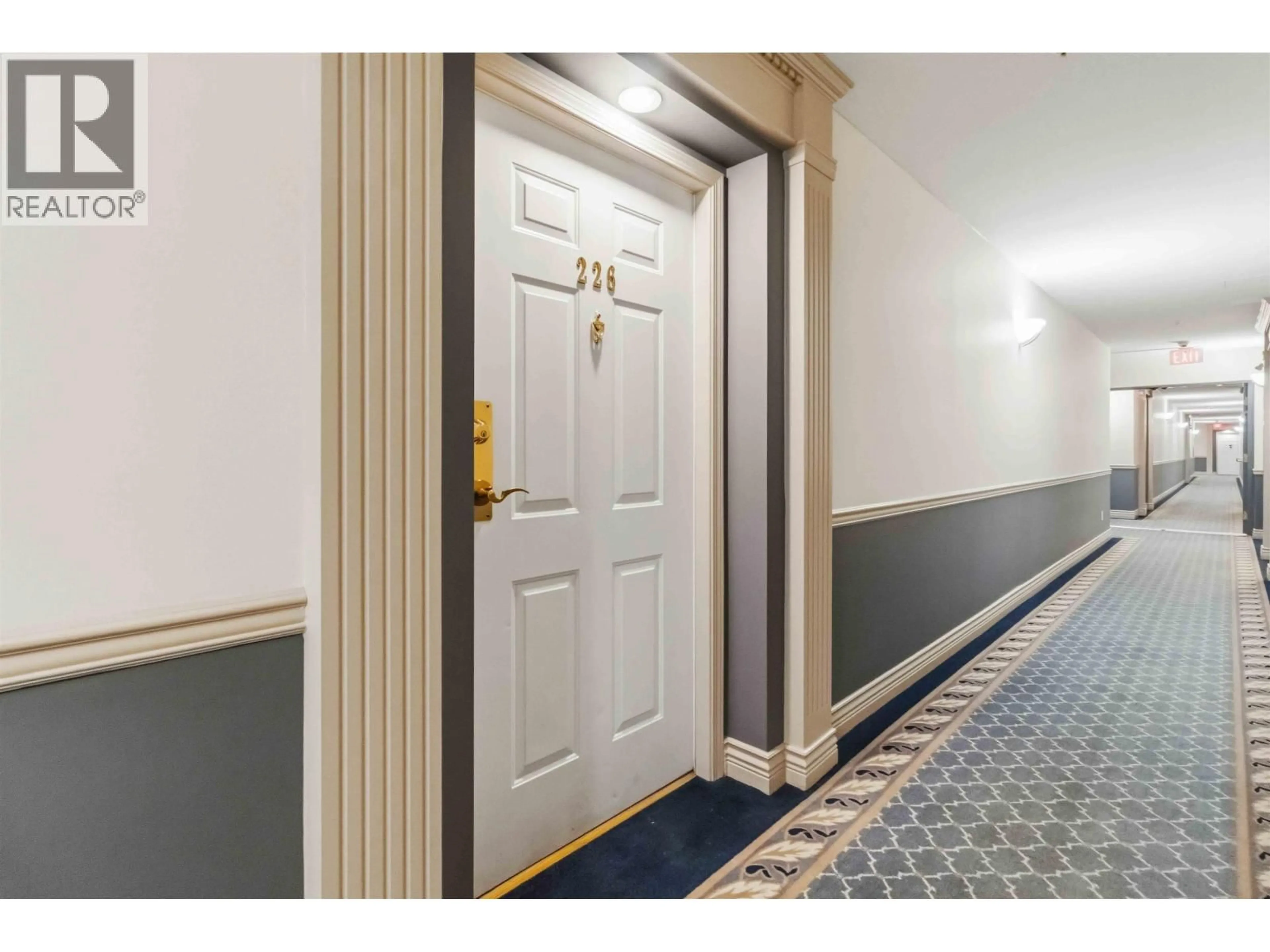 Indoor foyer for 226 - 3098 GUILDFORD WAY, Coquitlam British Columbia V3B7W8