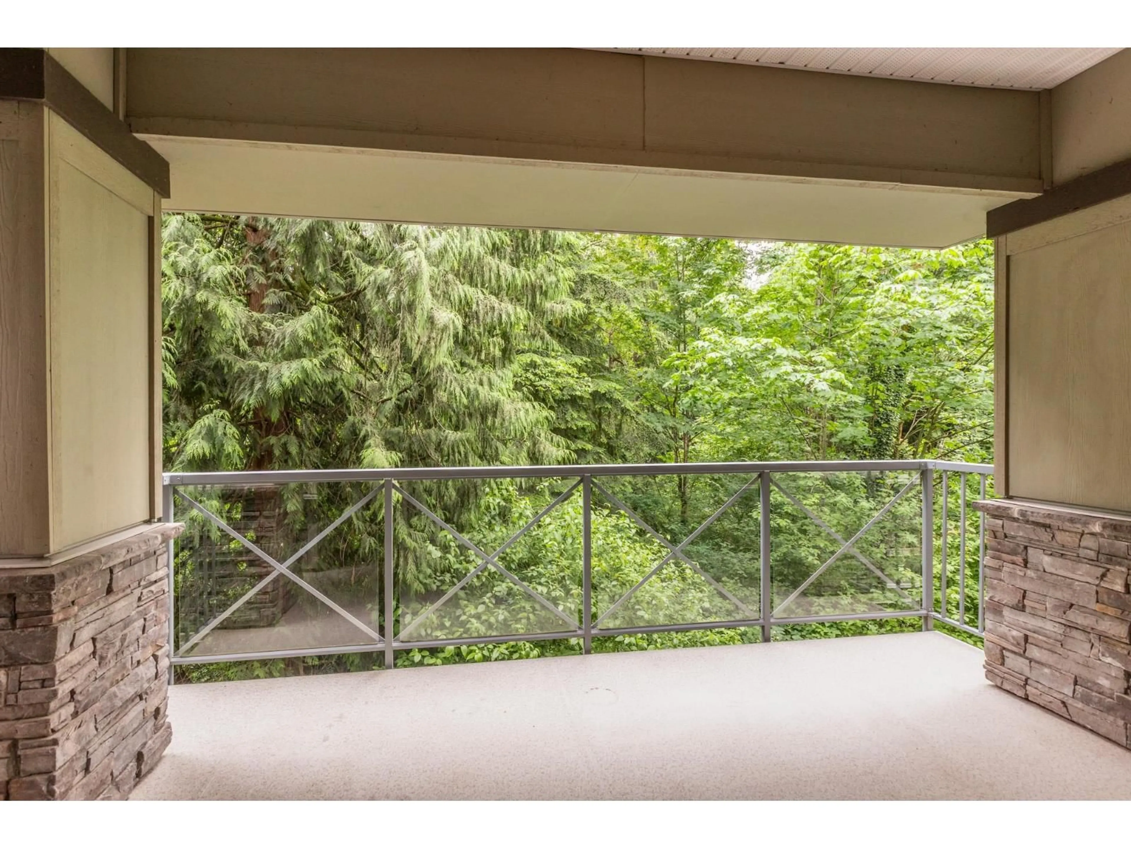 Unknown for 204 - 33328 BOURQUIN CRESCENT, Abbotsford British Columbia V2S1Y1