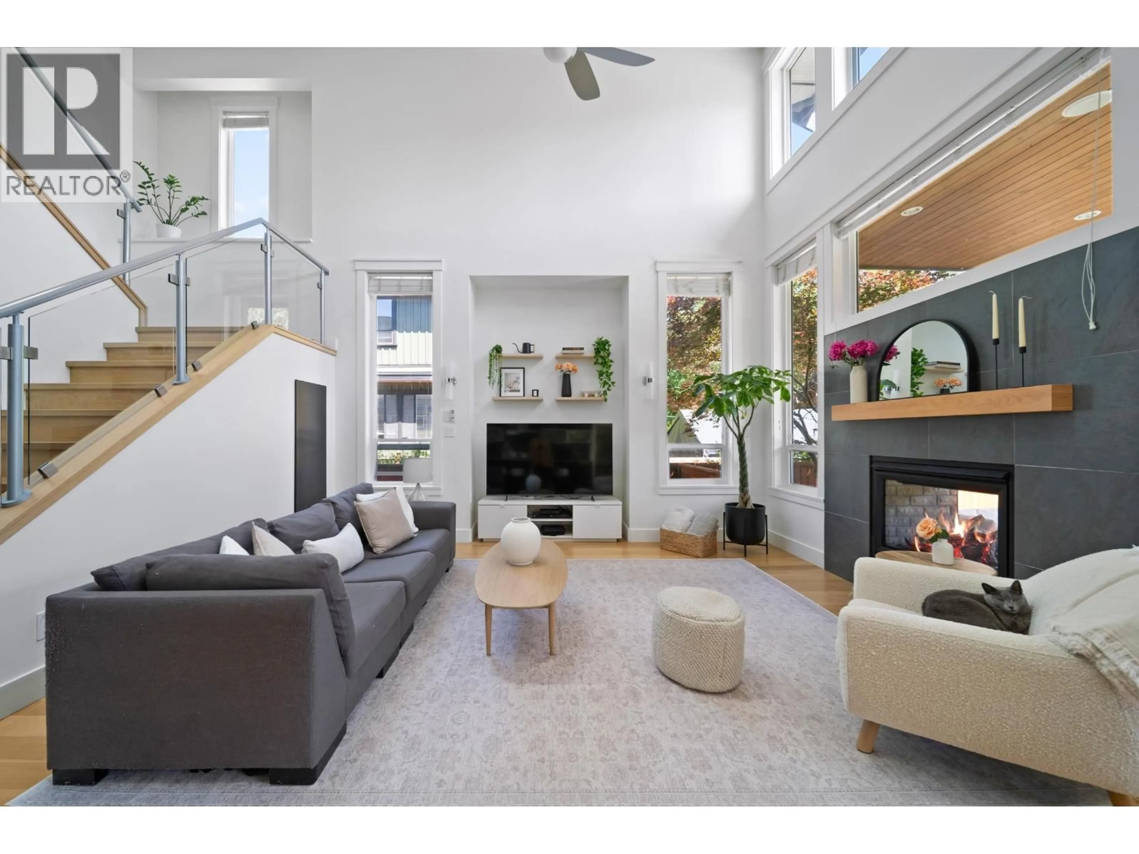 Living room with furniture, unknown for 41510 GOVERNMENT ROAD, Squamish British Columbia V0N3G0