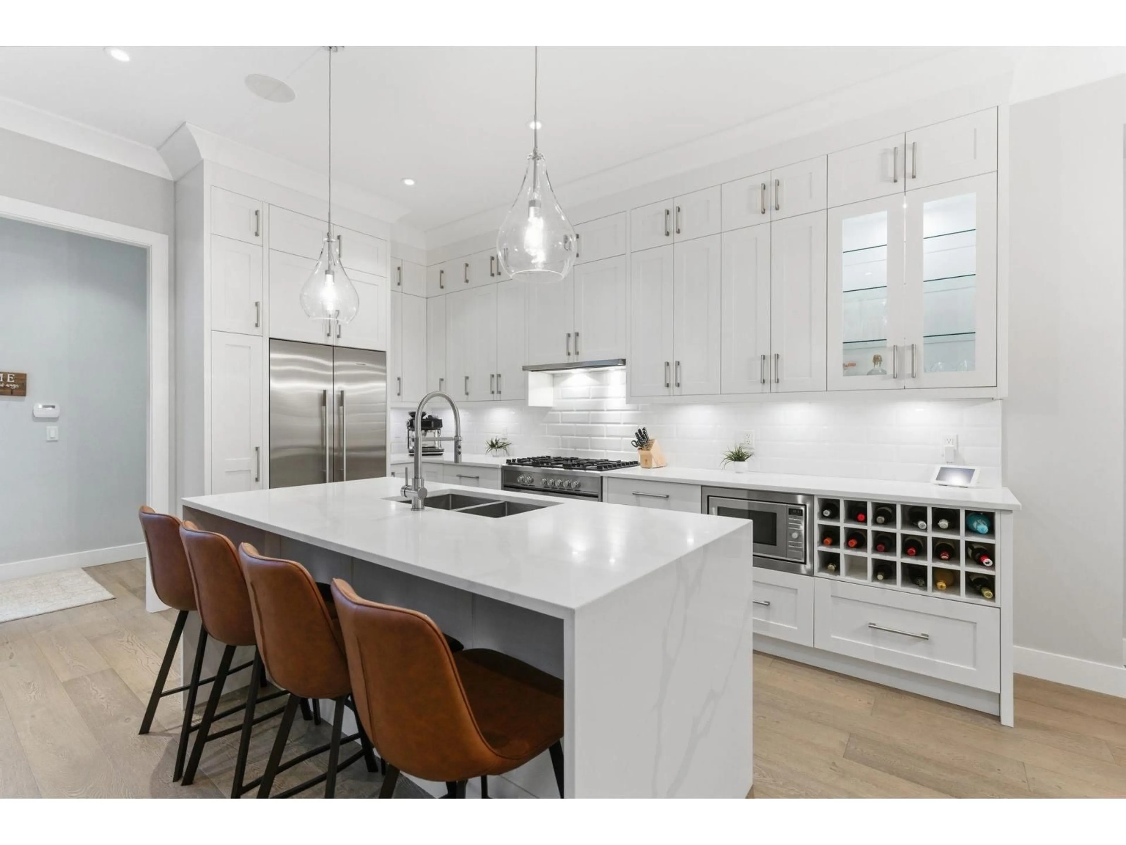 Open concept kitchen, ceramic/tile floor for 15786 23B AVENUE, Surrey British Columbia V4A9Y4