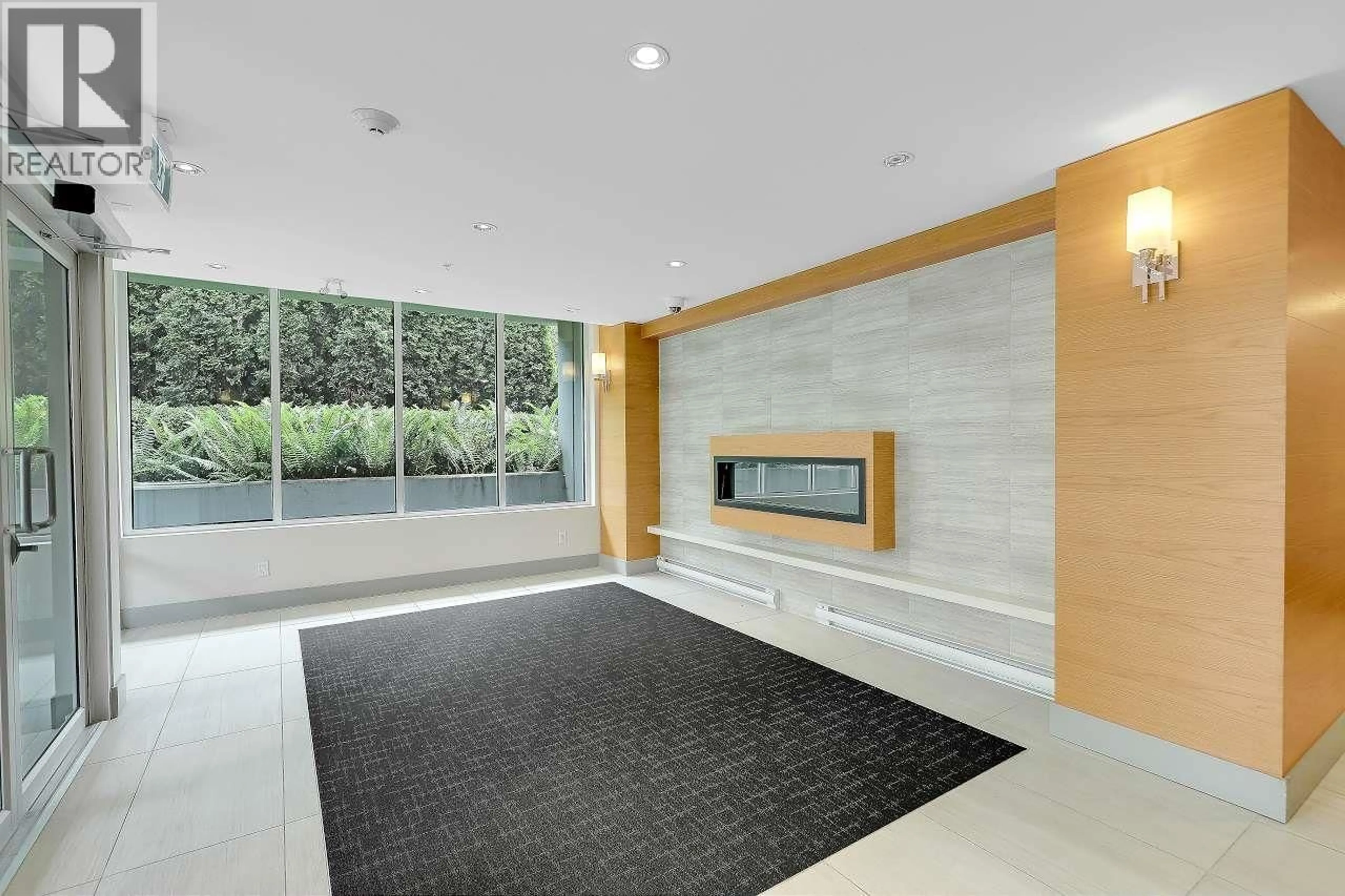 Indoor foyer for 304 - 1306 FIFTH AVENUE, New Westminster British Columbia V3M0K5