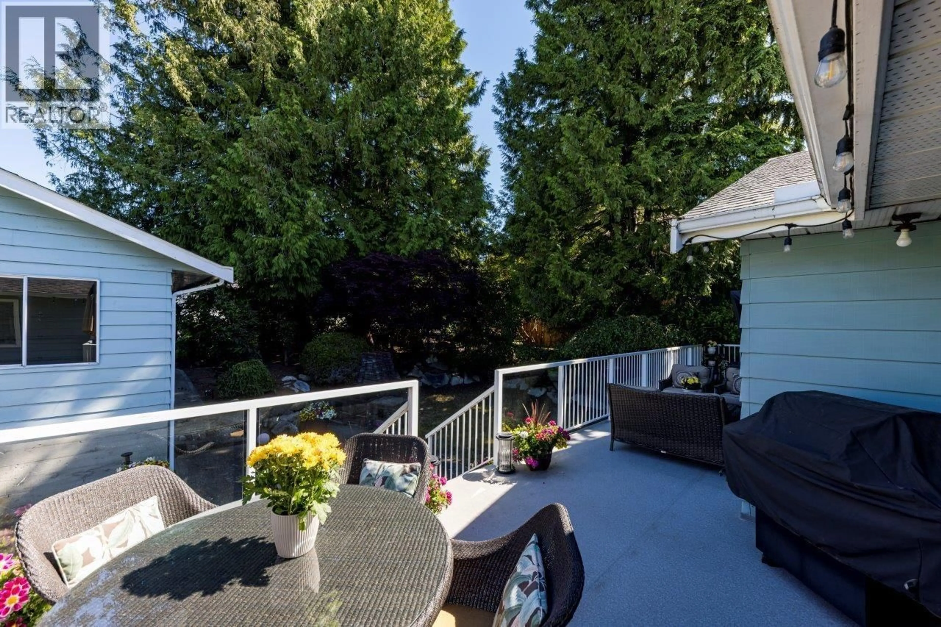 Patio, unknown for 4085 RUMBLE STREET, Burnaby British Columbia V5J1Z7
