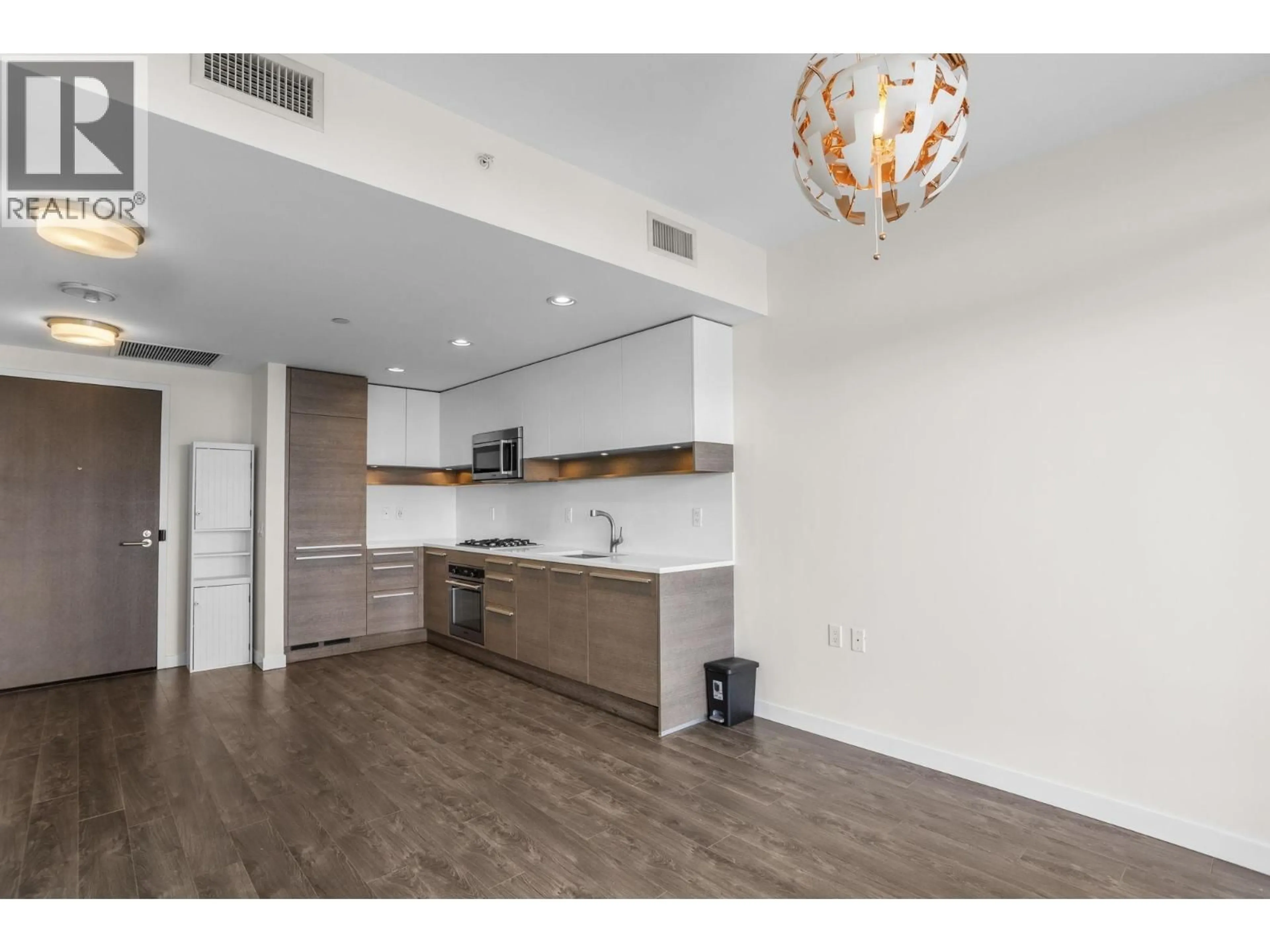 Open concept kitchen, wood/laminate floor for 2602 - 4485 SKYLINE DRIVE, Burnaby British Columbia V5C0J2