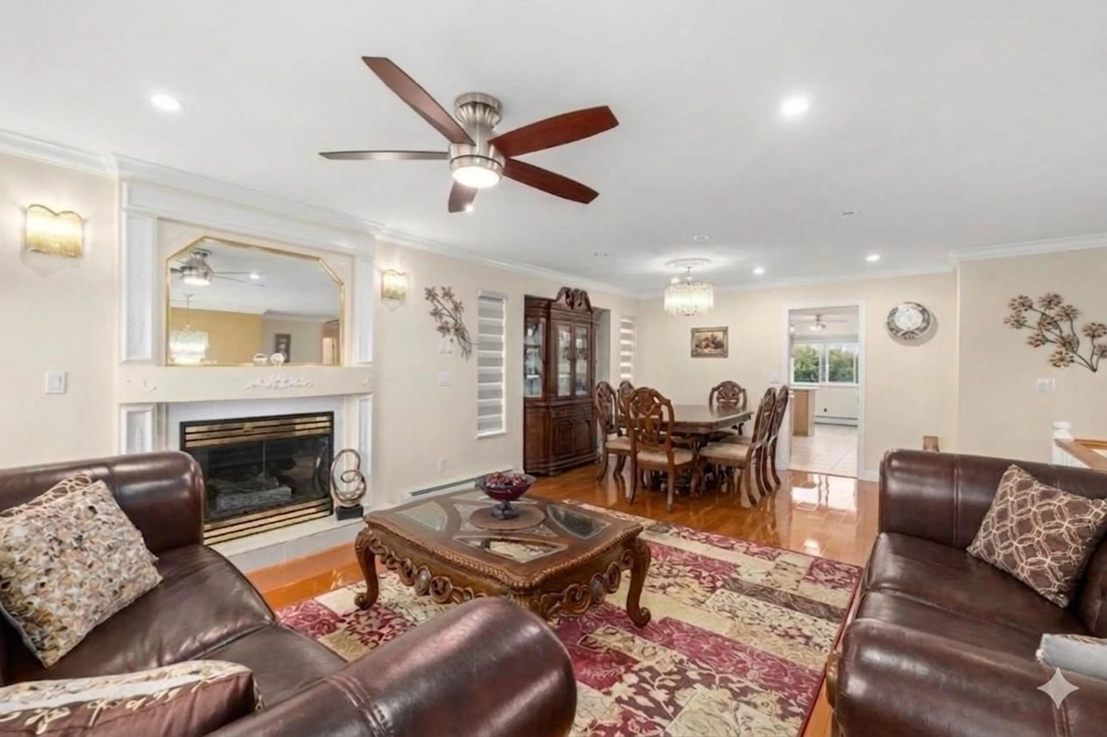Living room with furniture, unknown for 3545 VIEWMOUNT PLACE, Abbotsford British Columbia V2T6S1