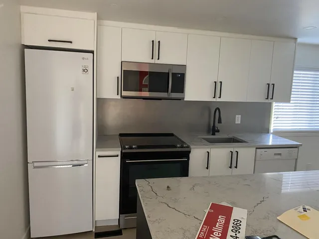 235 - 1840 160 STREET, Surrey 3
