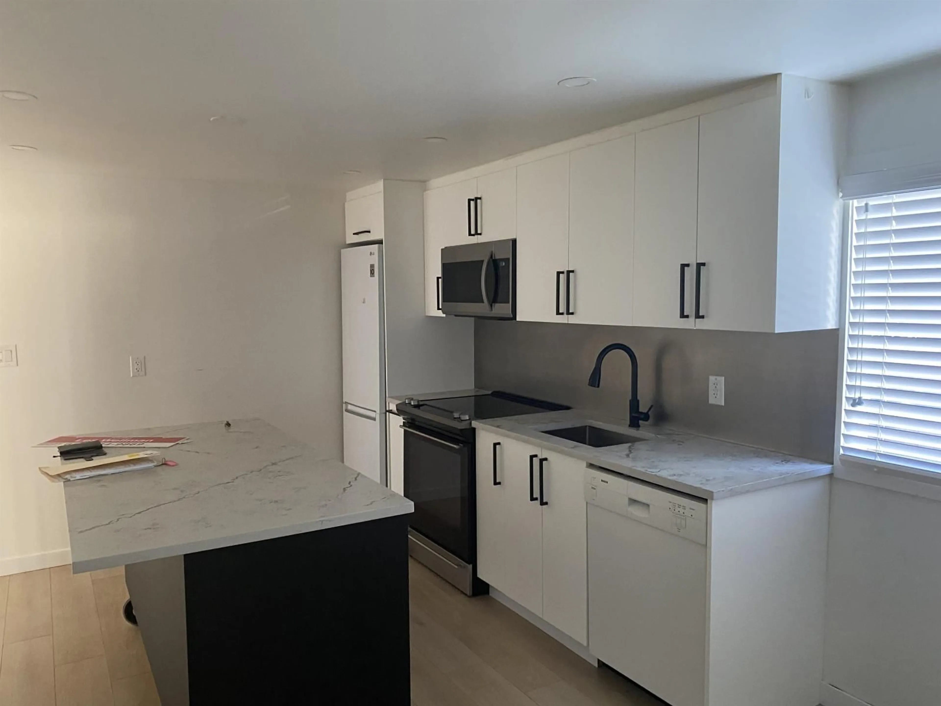 Standard kitchen, unknown for 235 - 1840 160 STREET, Surrey British Columbia V4A4X4