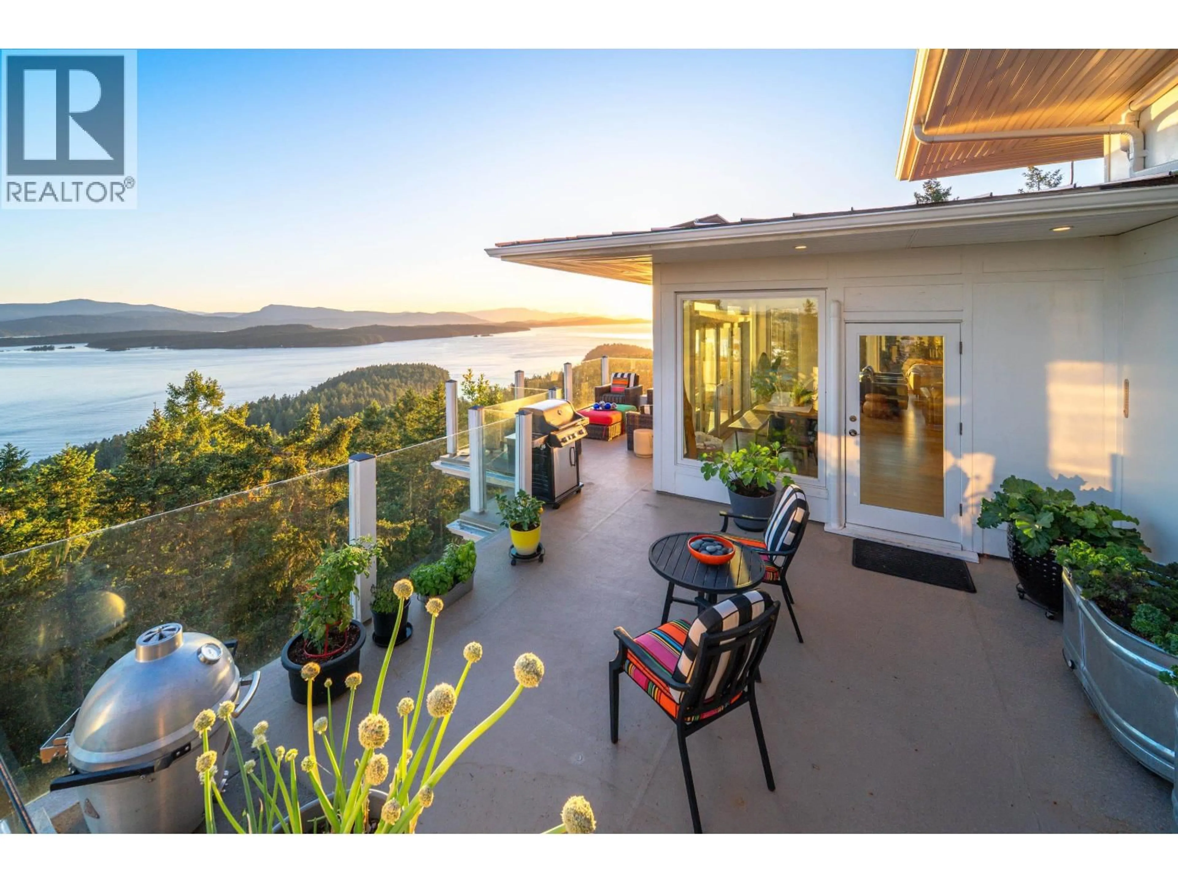 Patio, water/lake/river/ocean view for 356 EAST WEST ROAD, Mayne Island British Columbia V0N2J2