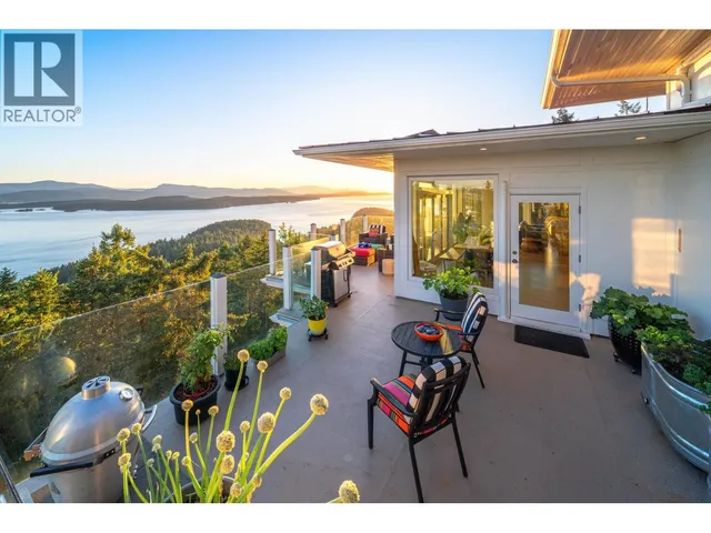 356 EAST WEST ROAD, Mayne Island 3