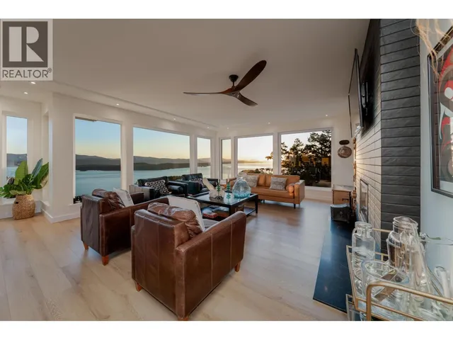 356 EAST WEST ROAD, Mayne Island 4