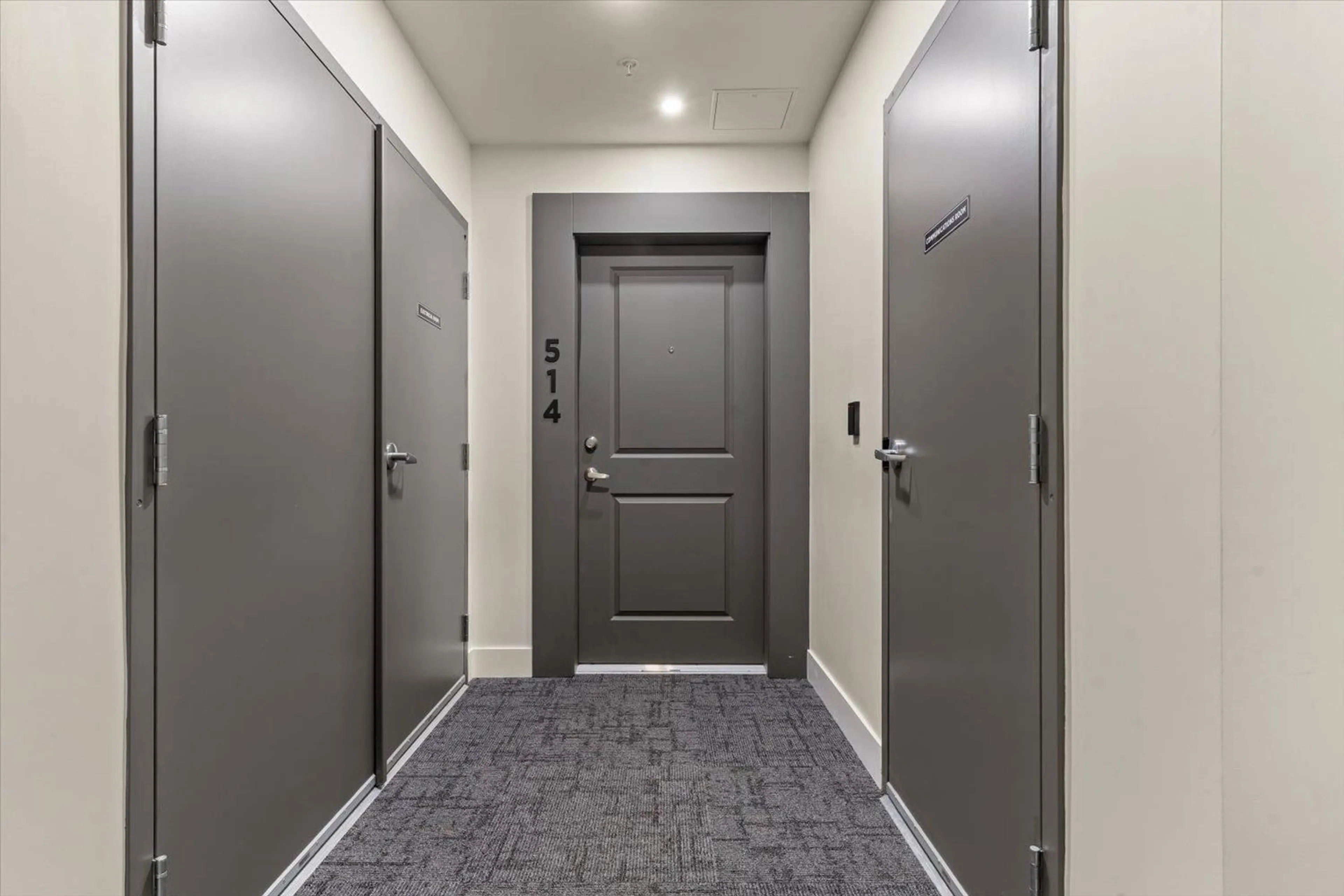 Indoor entryway for 514 - 6045 CHILLIWACK RIVER ROAD, Chilliwack British Columbia V2R6L5