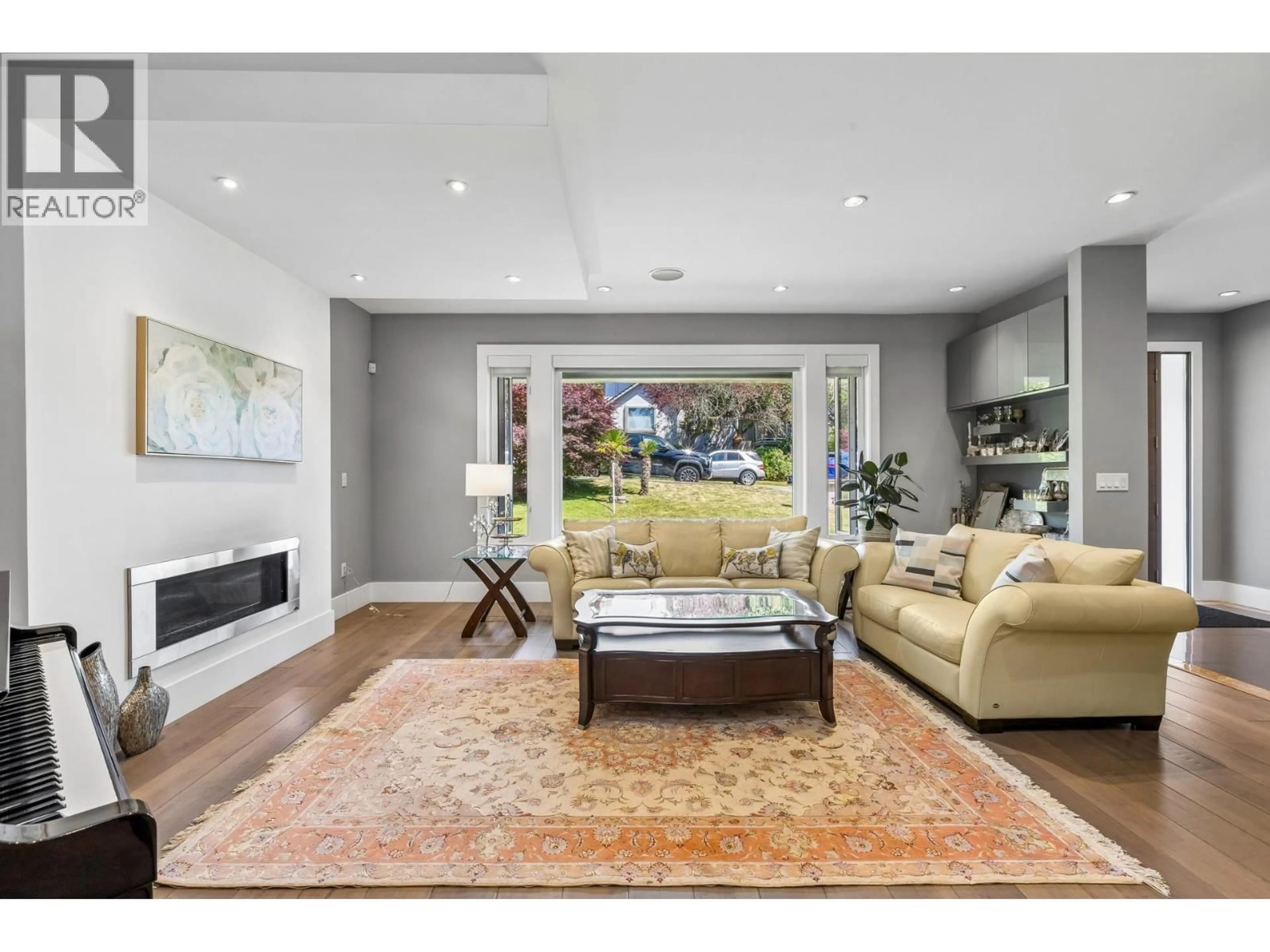 Living room with furniture, unknown for 2553 WESTERN AVENUE, North Vancouver British Columbia V7N3L2